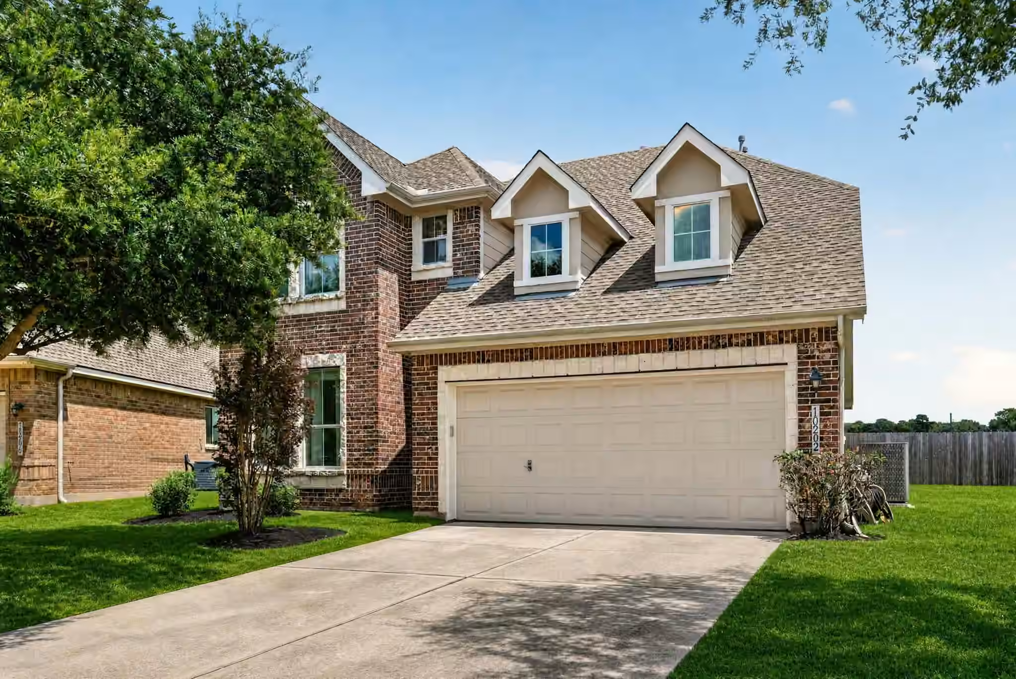Photo 2 of 10202 Larkmist Lane, Tomball, TX