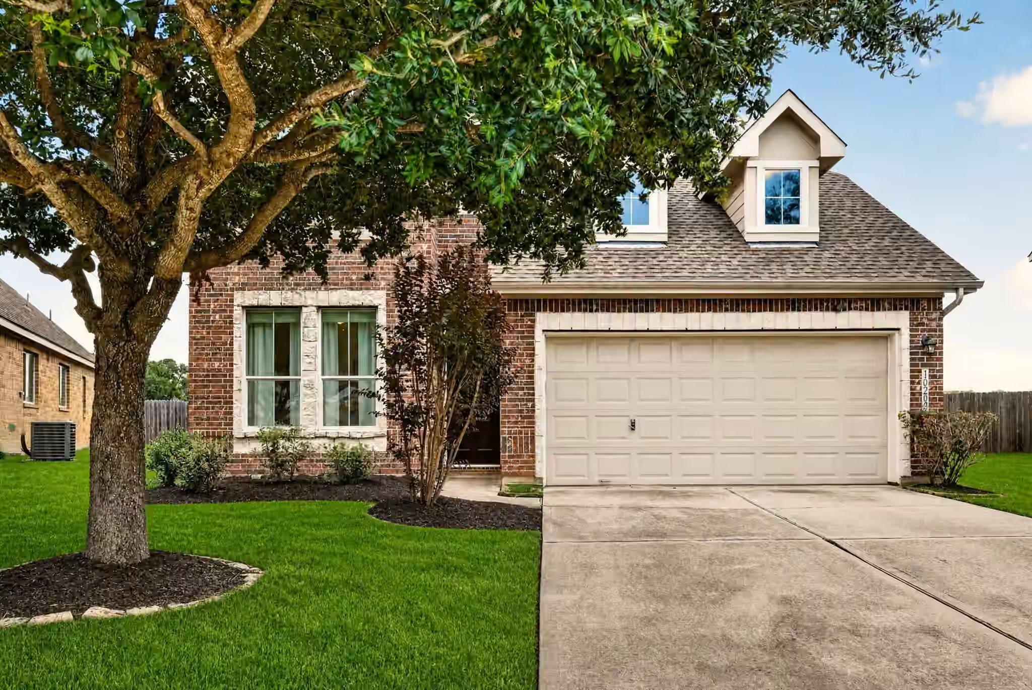 Photo 5 of 10202 Larkmist Lane, Tomball, TX