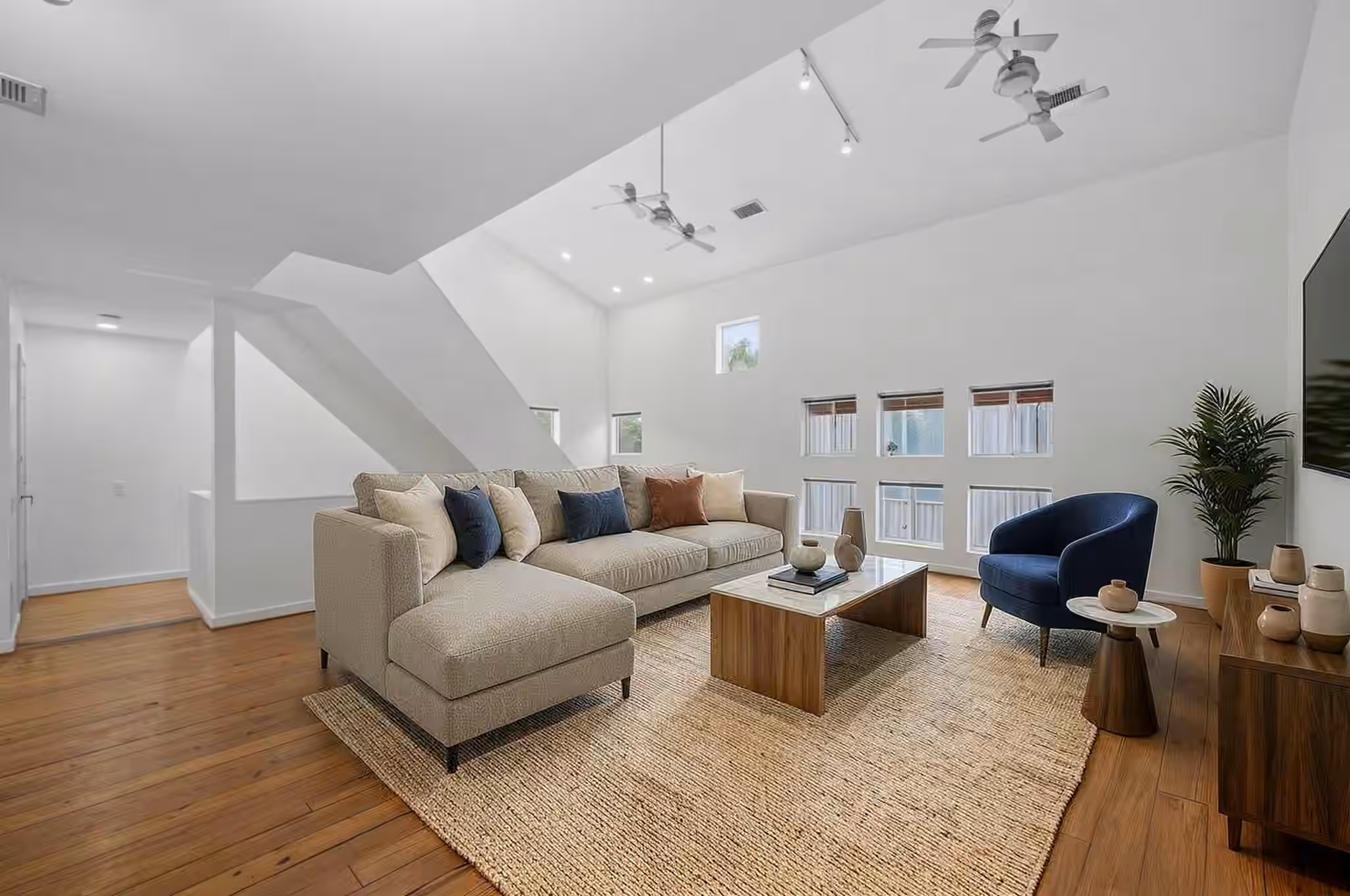 Photo 2 of 6128 Grand Boulevard, Houston, TX