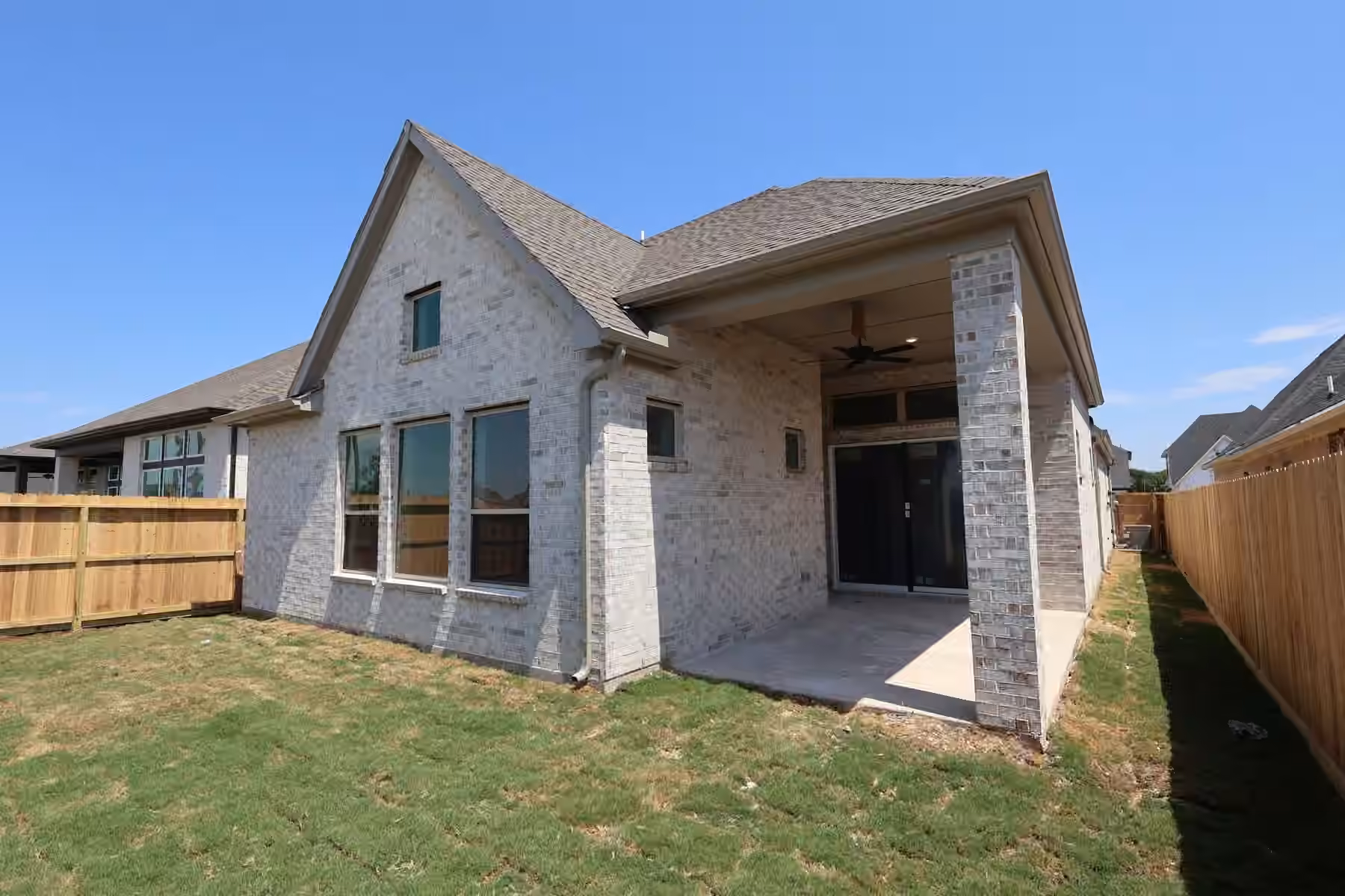 Photo 2 of 3223 Golden Pomelo Drive, Richmond, TX