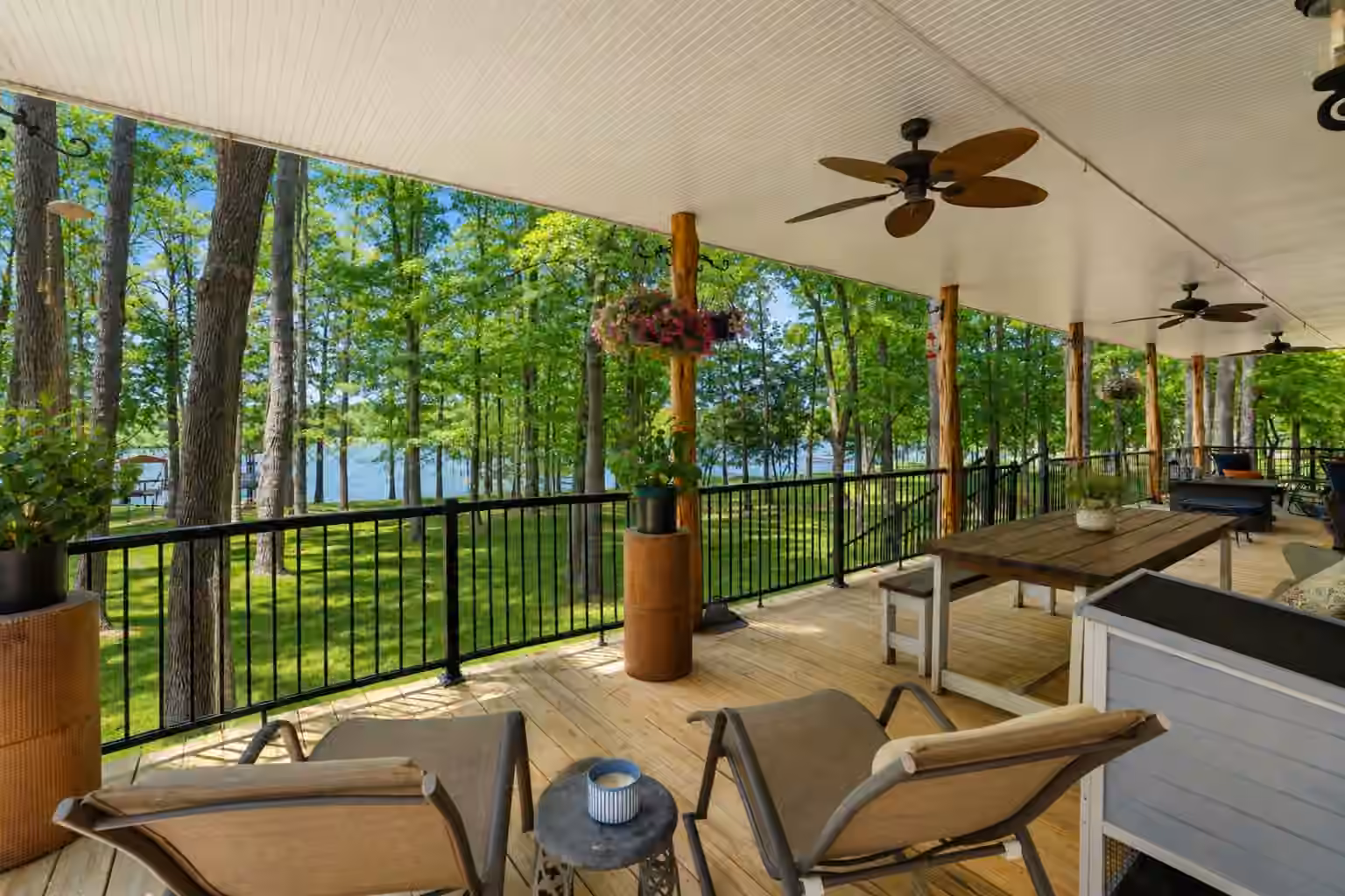 Photo 2 of 560 Deerwood Drive, Trinity, TX