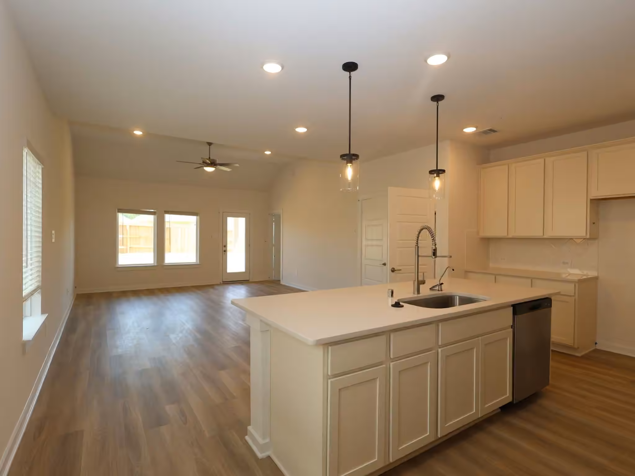 Photo 5 of 10345 Navarro Path, Montgomery, TX
