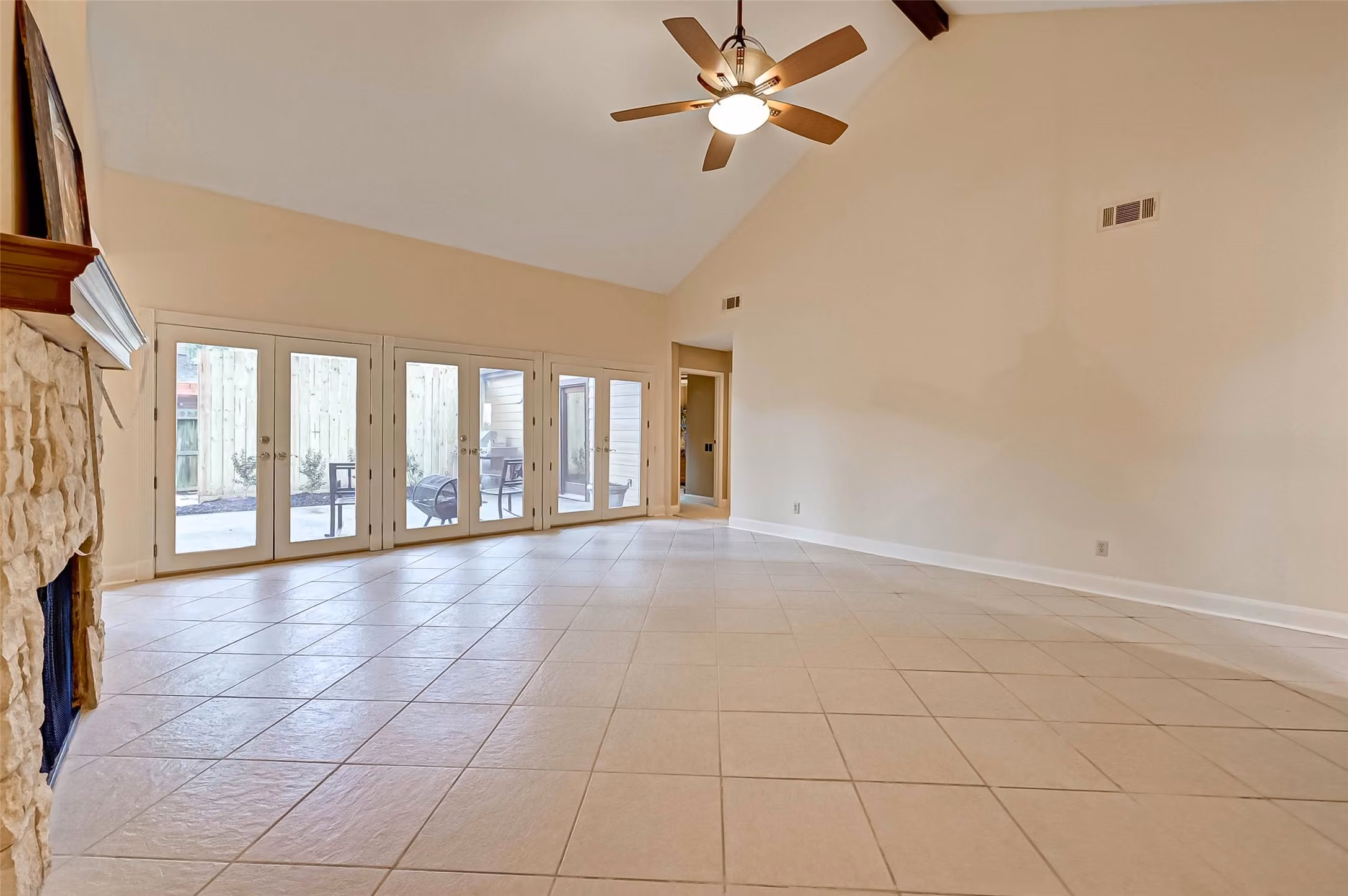 Photo 7 of 1375 Beaujolais Lane, Houston, TX
