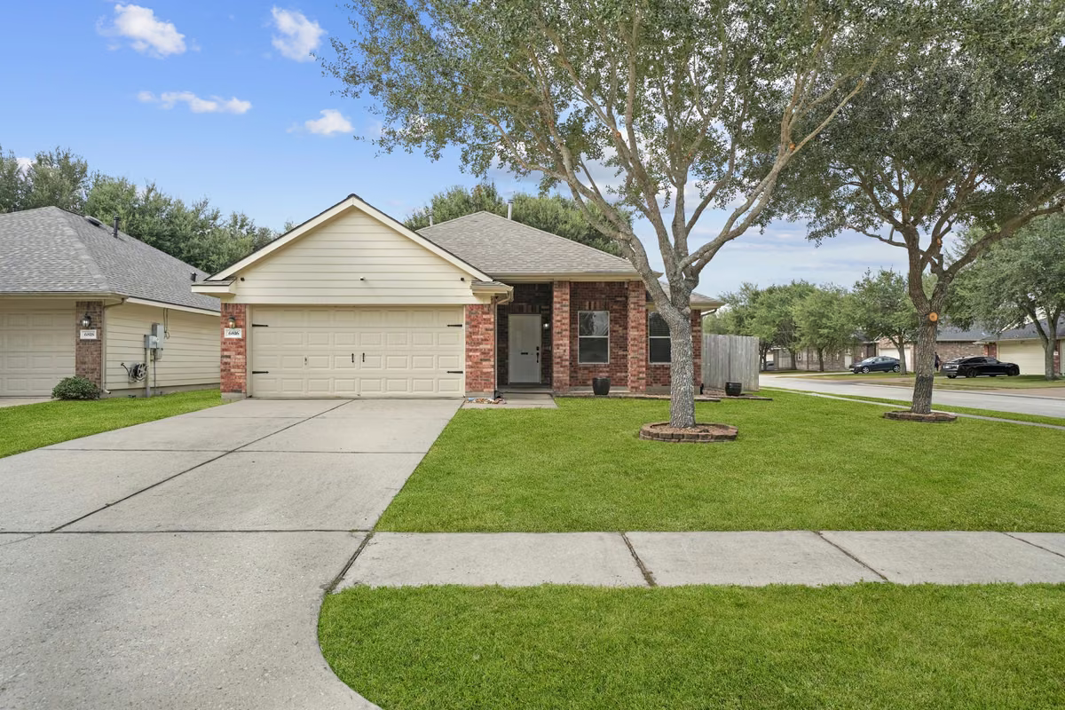 Photo of 6816 Arbor Hollow Lane, Dickinson, TX 77539