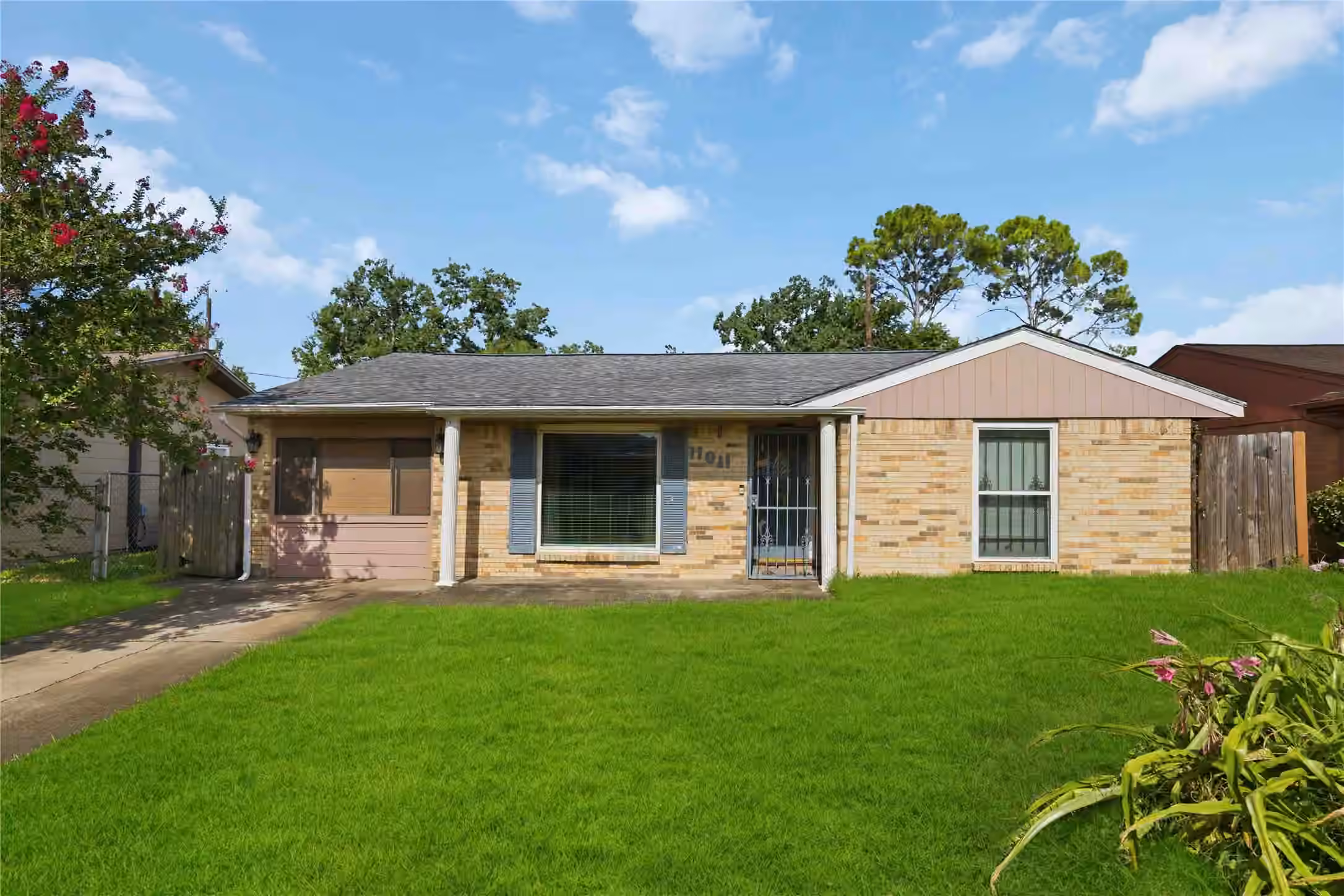 Photo 2 of 11011 Carlton Drive, Houston, TX
