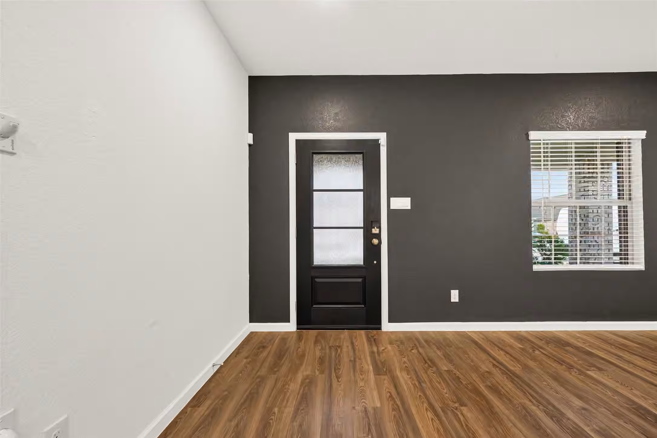 Photo 2 of 7918 Elk Grove Lane, Richmond, TX