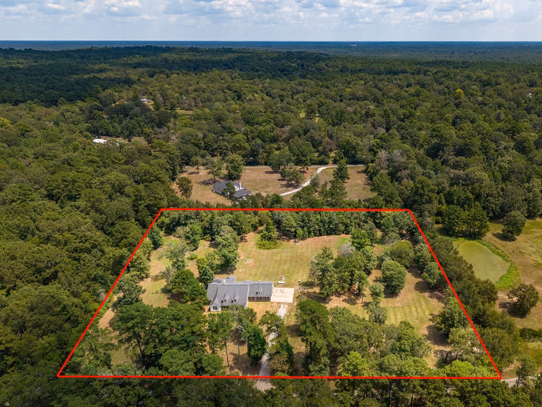 Photo 2 of 260 County Road 2258, Cleveland, TX