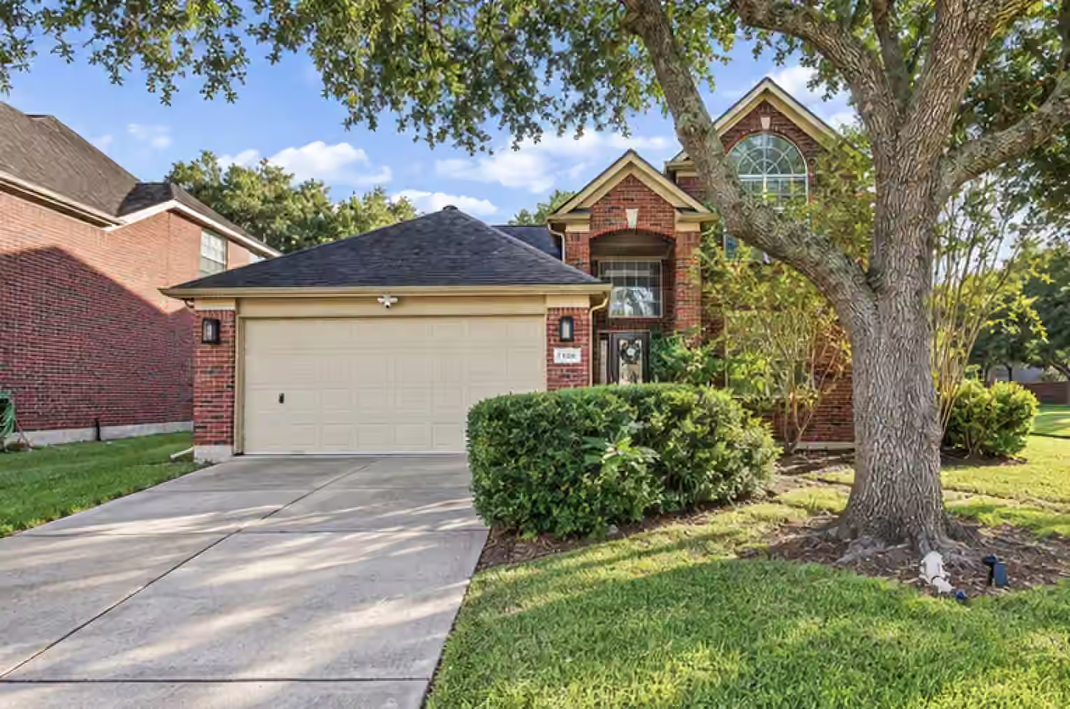 Photo 2 of 7406 Greatwood Grove Drive, Sugar Land, TX
