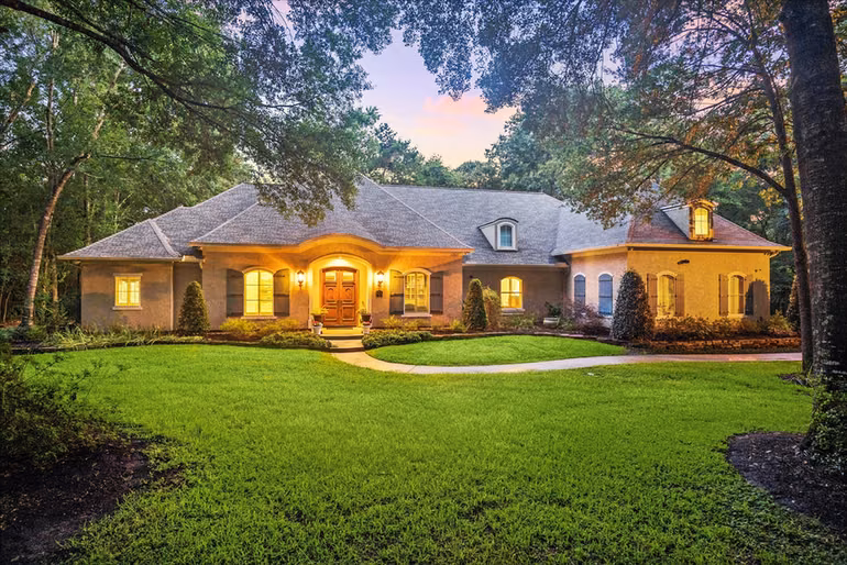 Photo 4 of 37519 Edgewater Drive, Pinehurst, TX