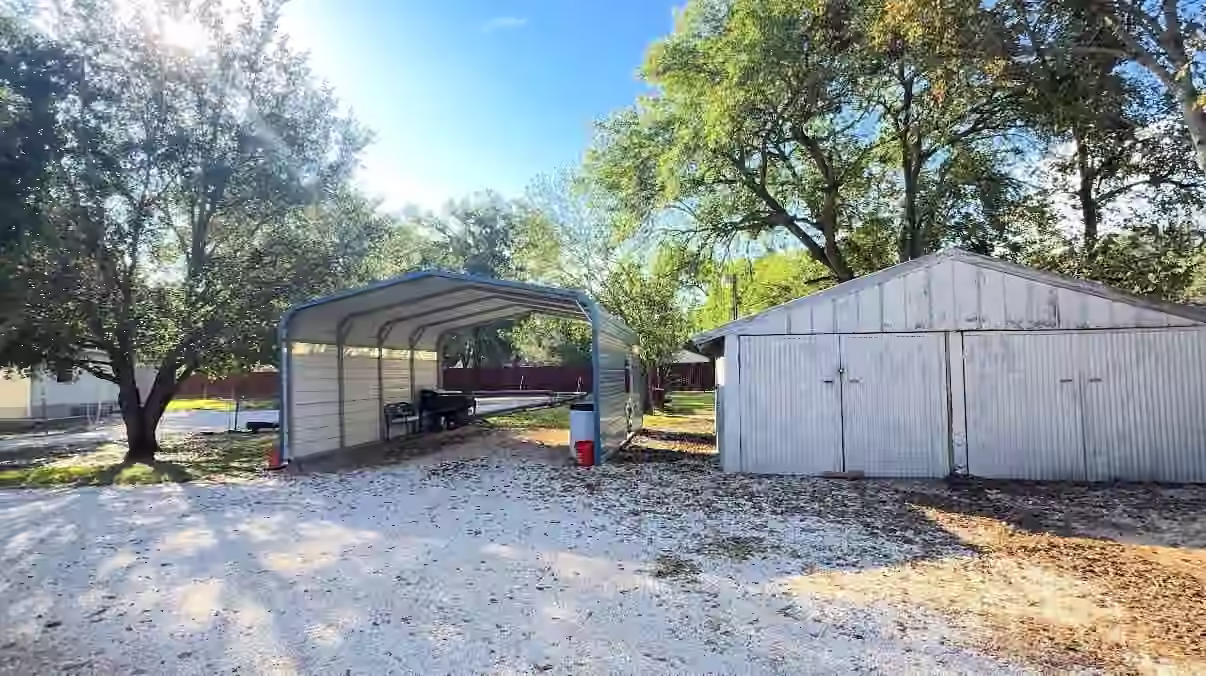 Photo 6 of 906 E Calhoun Street, El Campo, TX