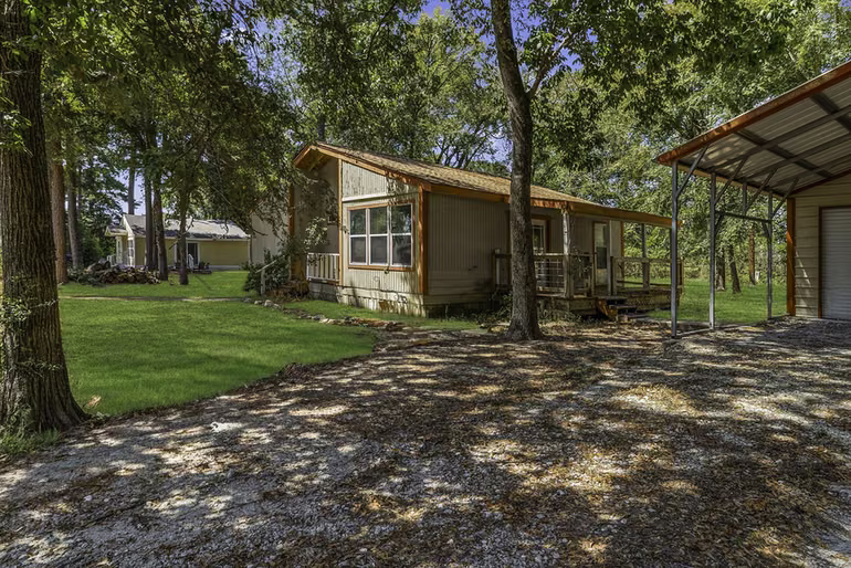 Photo 4 of 81 Westlake Road, Trinity, TX