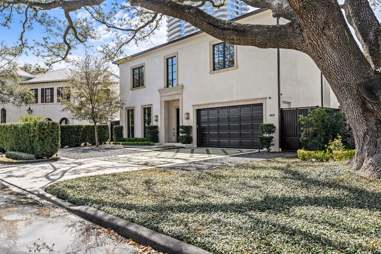 Photo 2 of 2810 Westgrove Lane, Houston, TX
