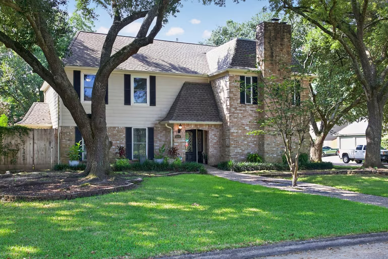 Photo 2 of 5431 Pine Arbor Drive, Houston, TX