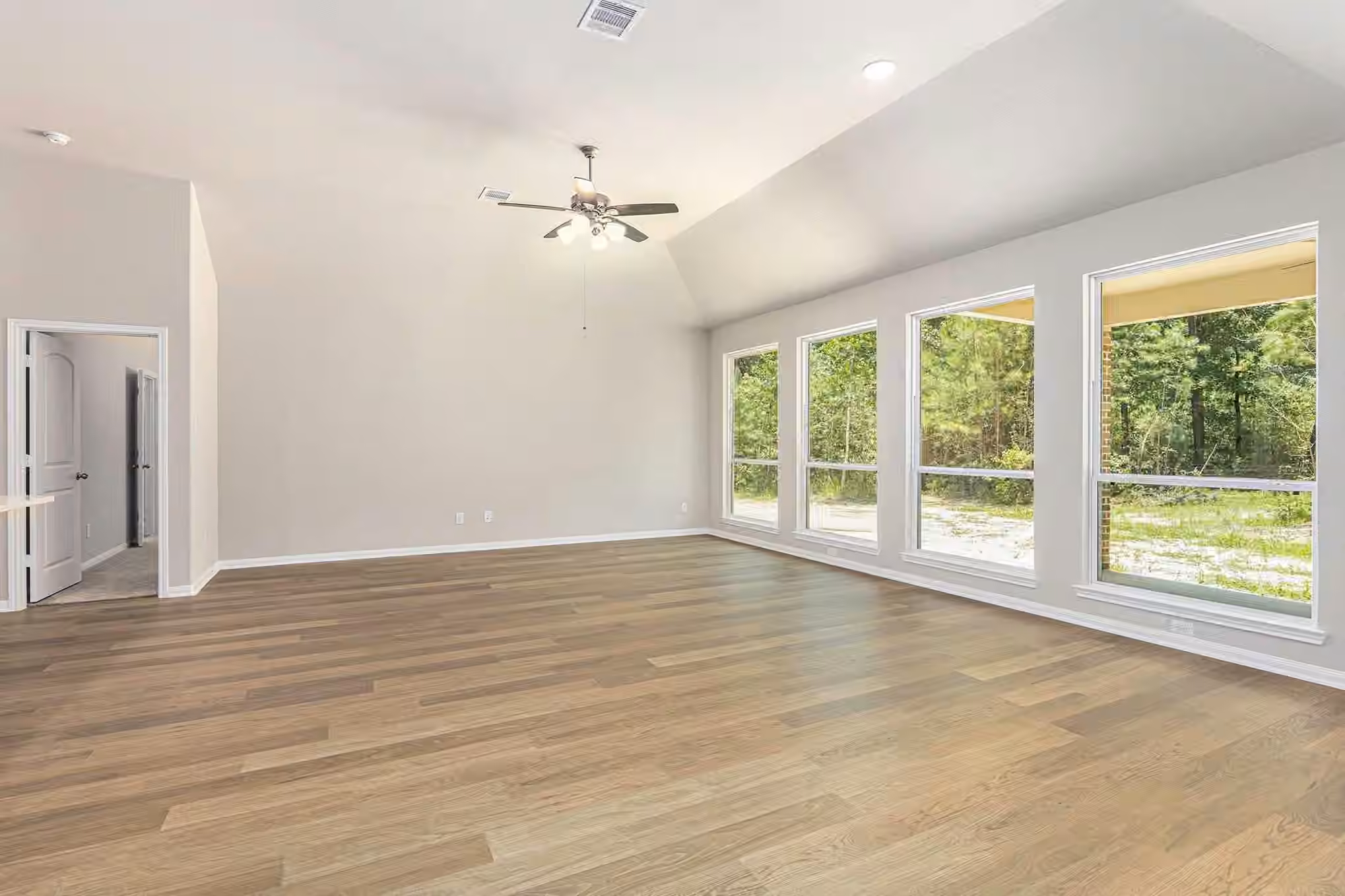Photo 6 of 13408 Maverick Trail Road, Conroe, TX