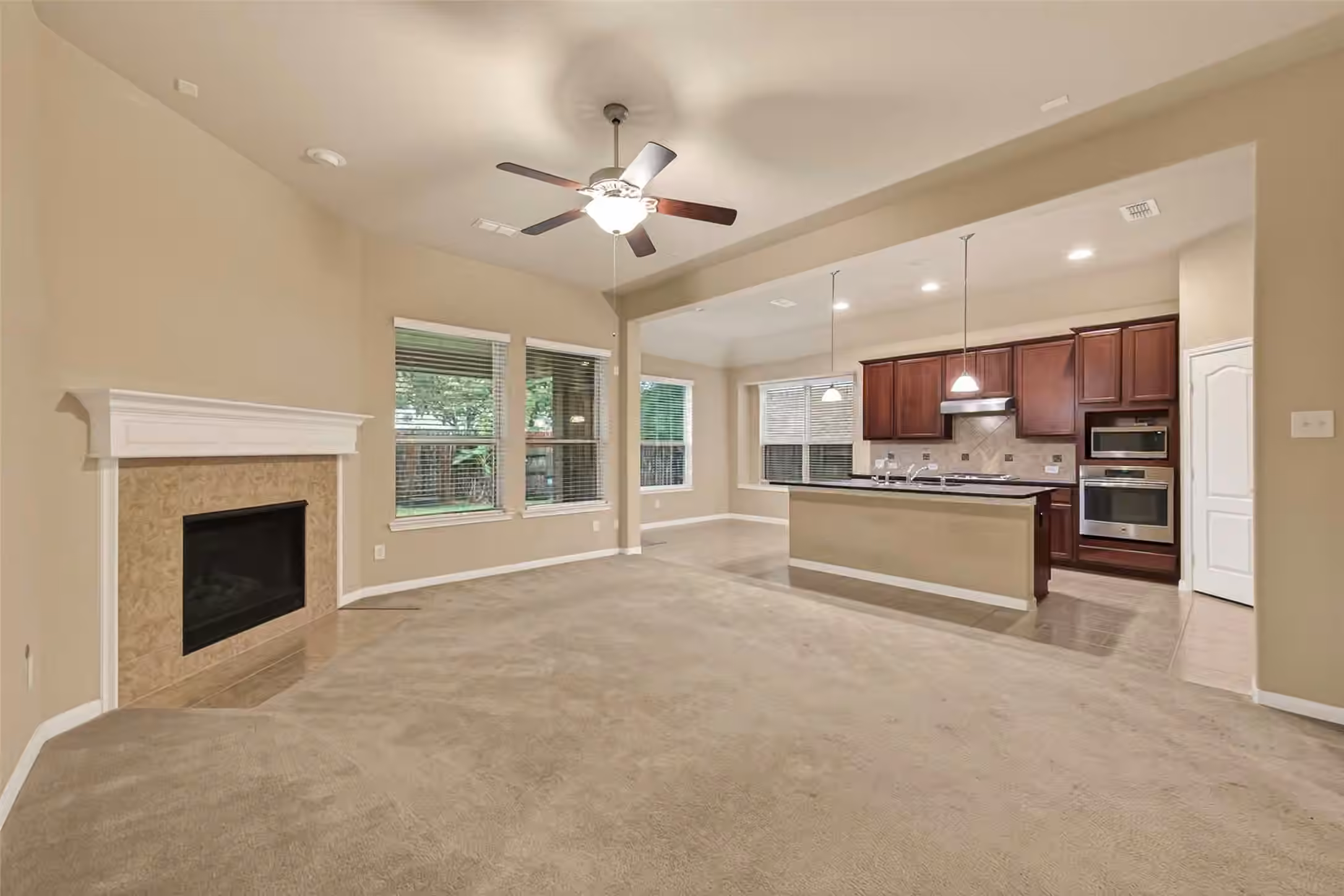 Photo 7 of 10318 Rouken Glen Court, Richmond, TX