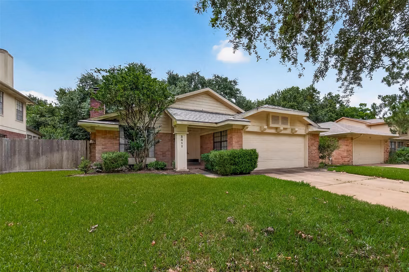 Photo 3 of 3311 Larkwood Lane, Sugar Land, TX
