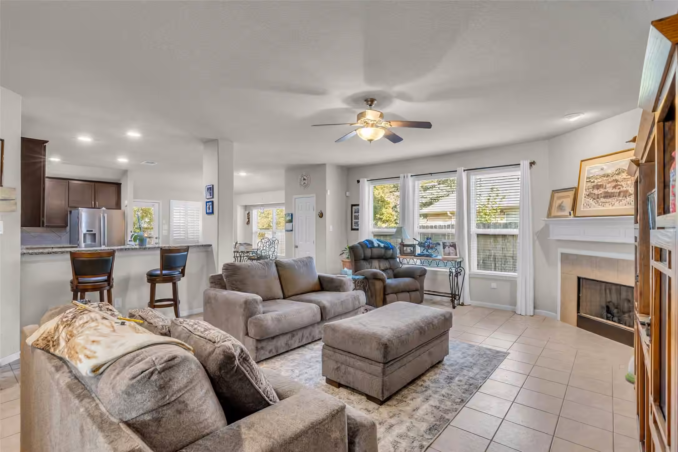 Photo 3 of 172 Knollbrook Circle, Montgomery, TX