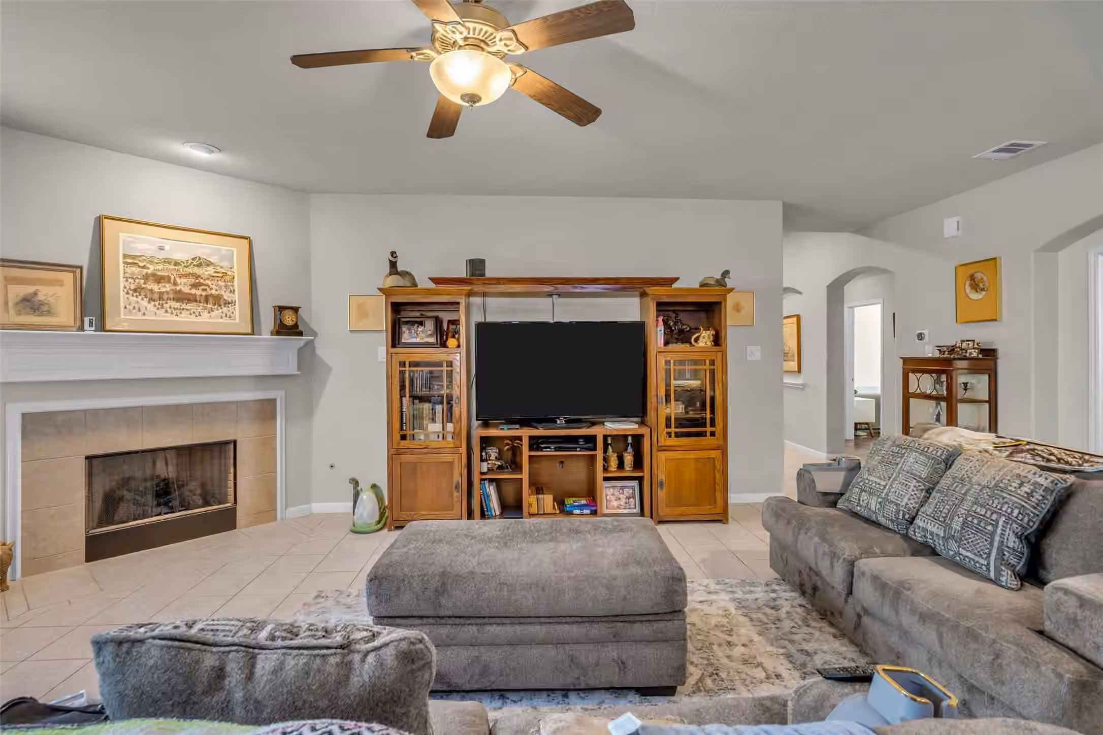 Photo 4 of 172 Knollbrook Circle, Montgomery, TX