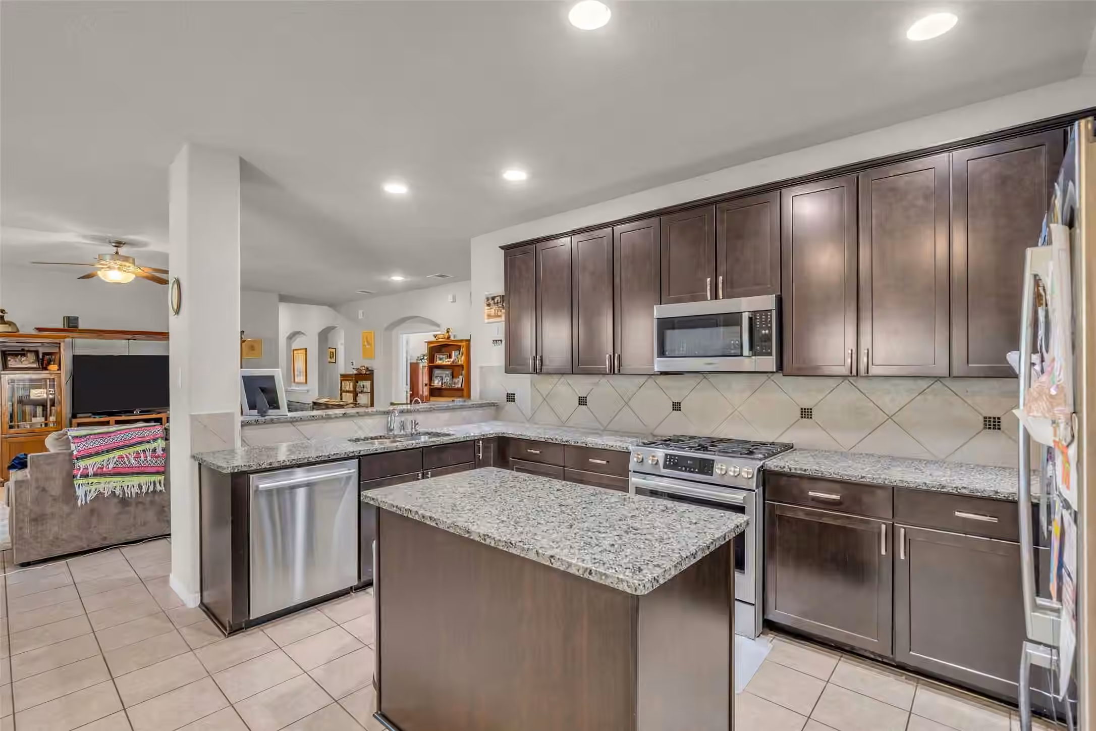 Photo 7 of 172 Knollbrook Circle, Montgomery, TX