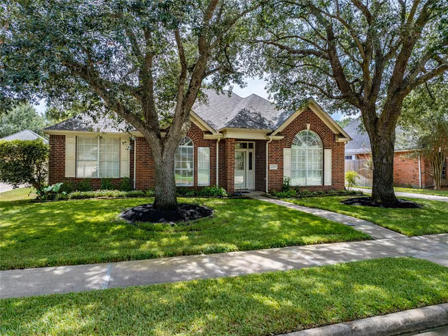 Photo 2 of 22507 Wildwood Grove Drive, Katy, TX
