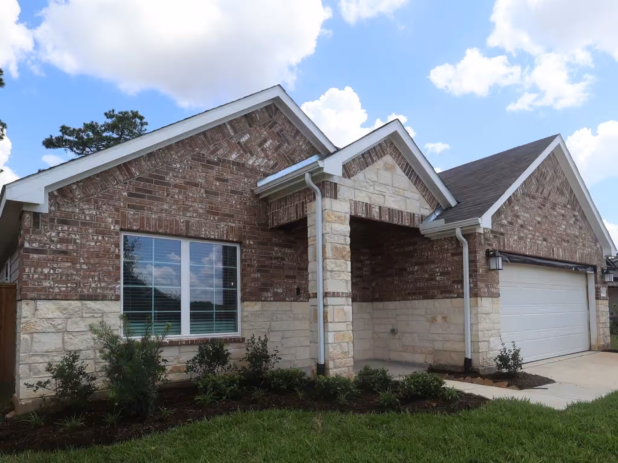 Photo of 985 Garden Path Drive, Willis, TX 77378