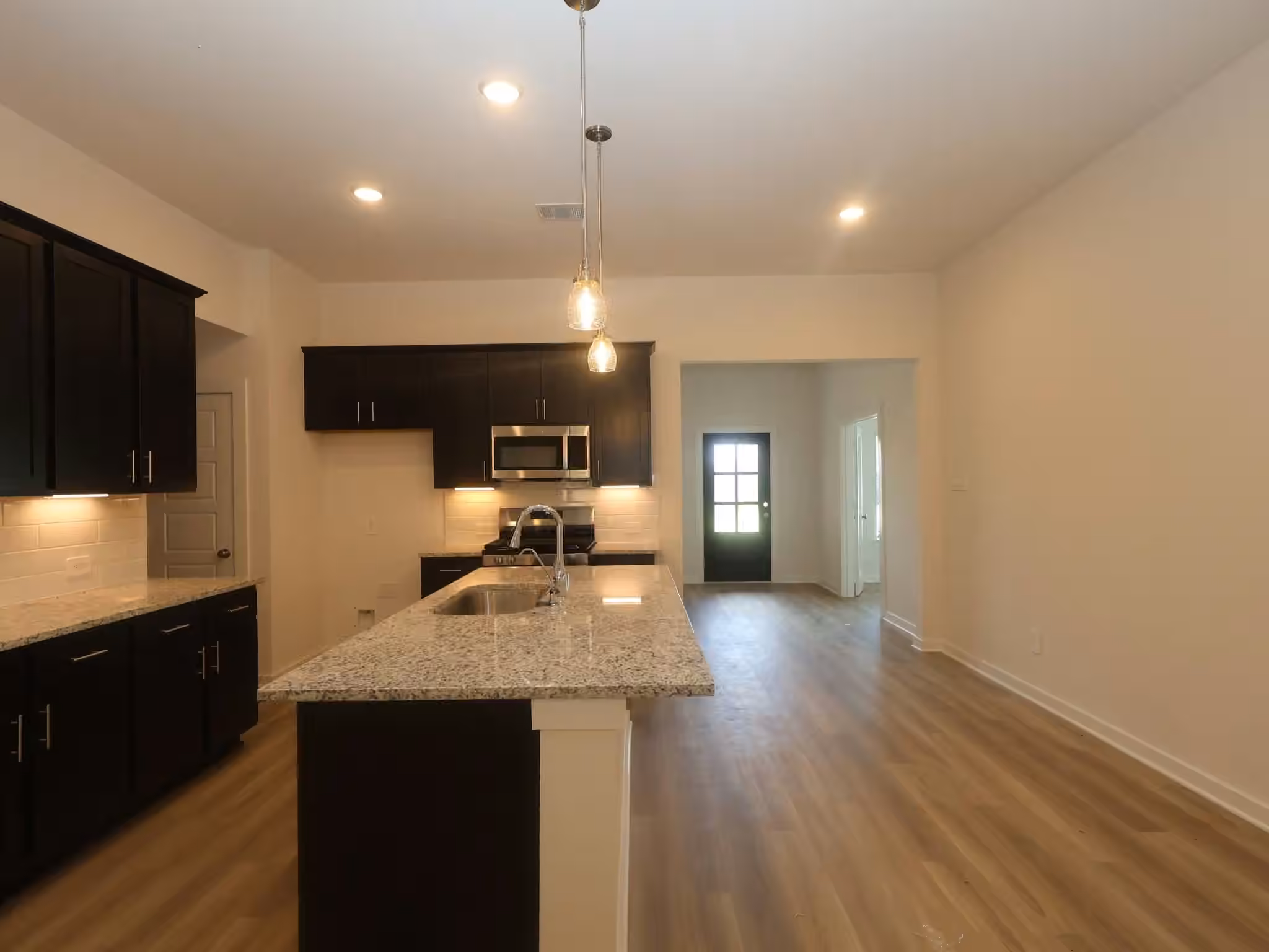 Photo 4 of 985 Garden Path Drive, Willis, TX