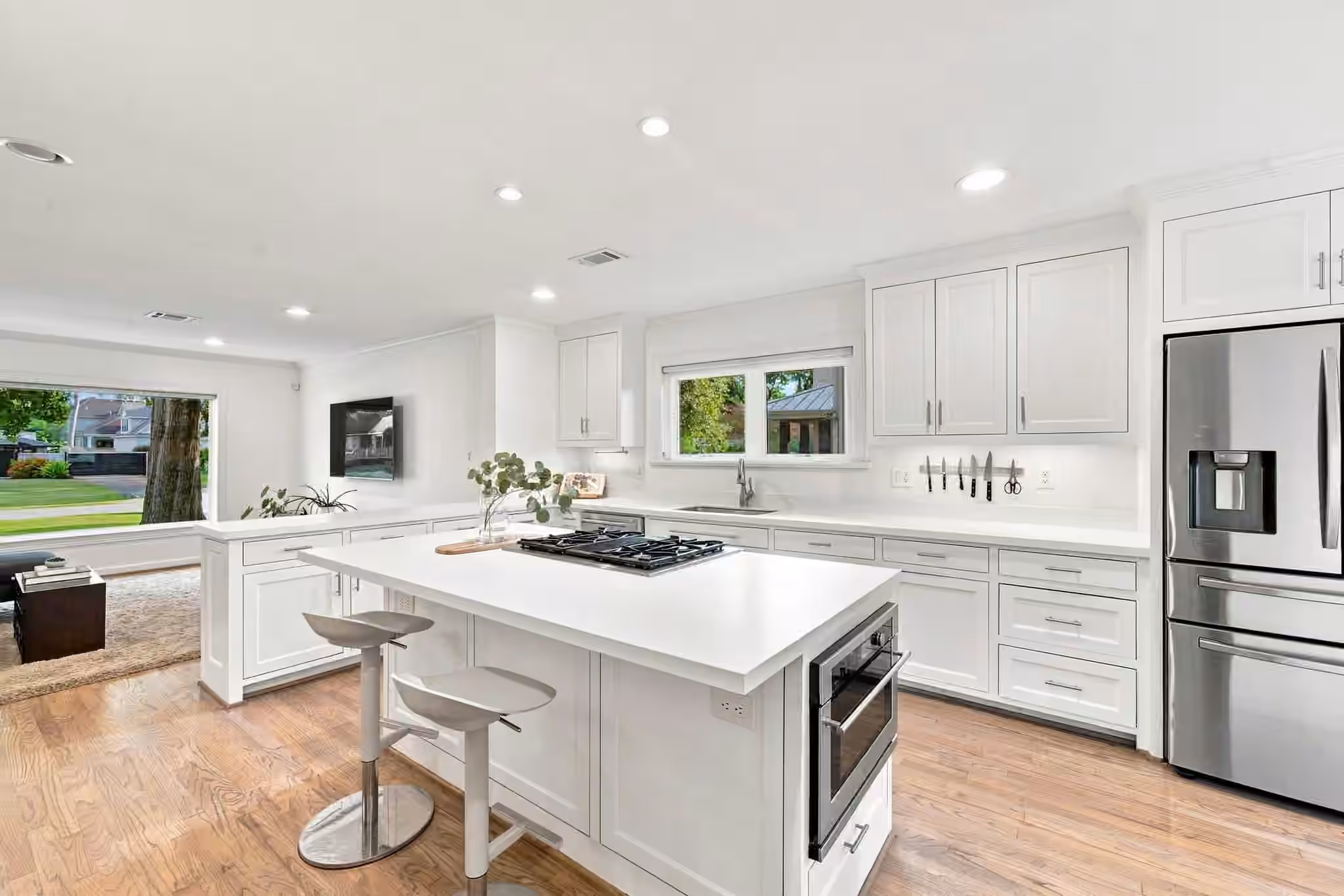 Photo 2 of 742 W 42nd Street, Houston, TX