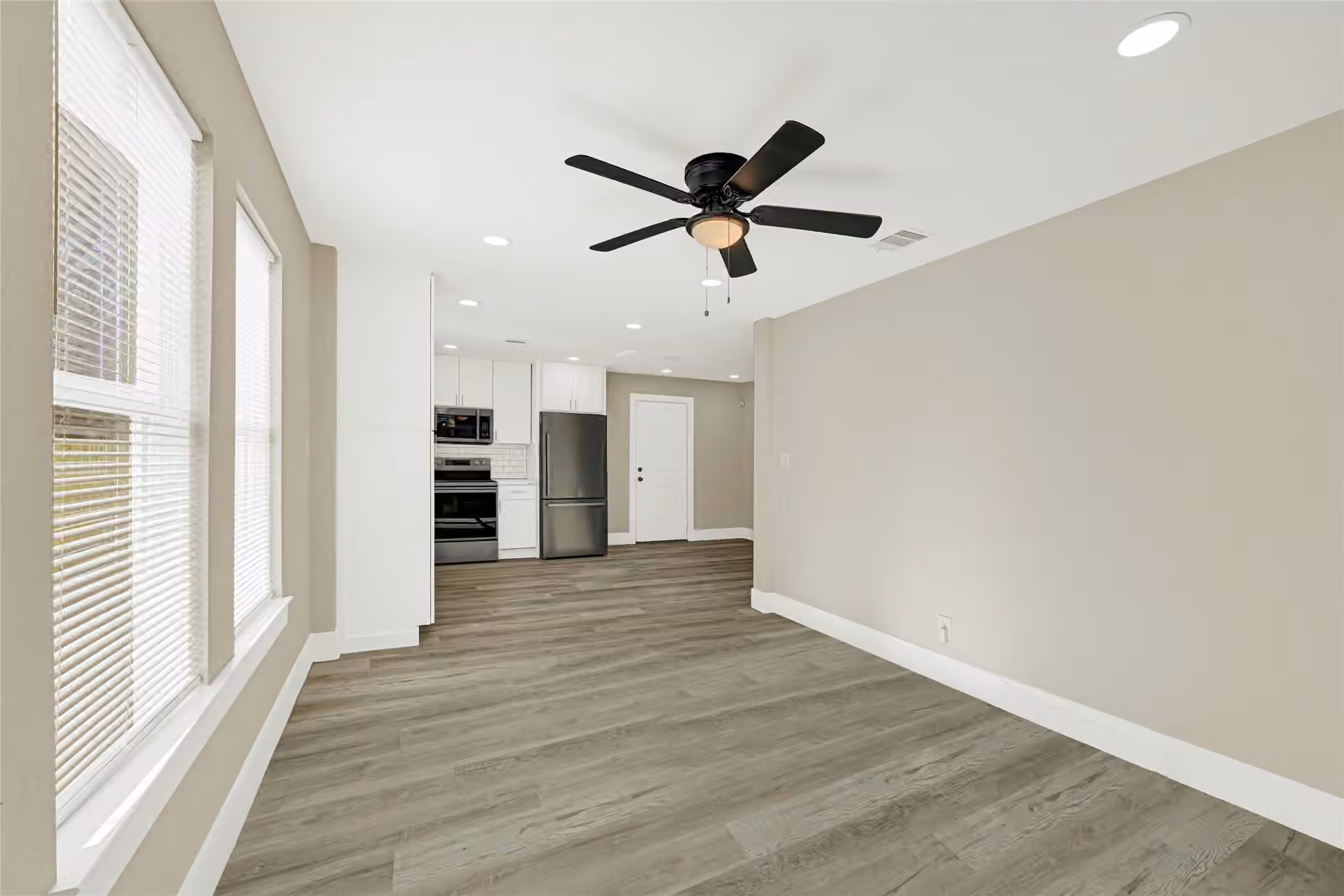 Photo 5 of 3510 Nagle Street, Houston, TX