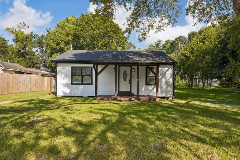Photo of 312 Steddum Drive, League City, TX 77573