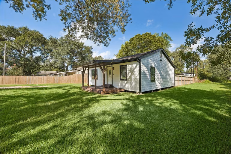 Photo 2 of 312 Steddum Drive, League City, TX 77573