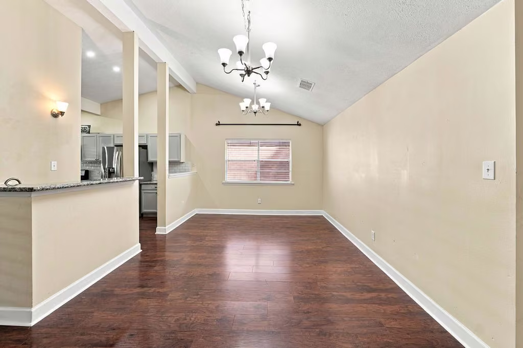 Photo 4 of 25119 Lynbriar Lane, Spring, TX