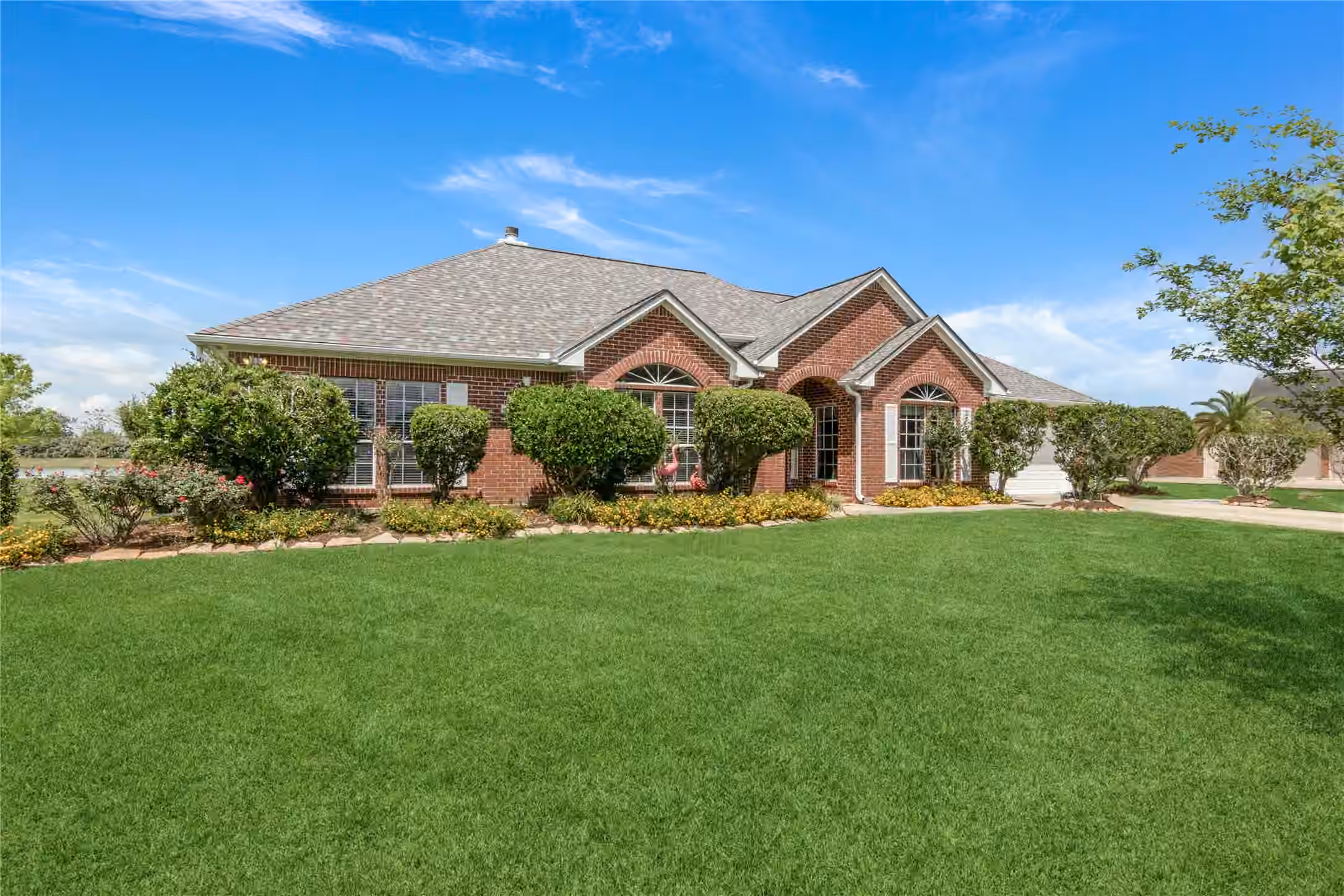 Photo 5 of 143 Lago Circle Drive N, Santa Fe, TX