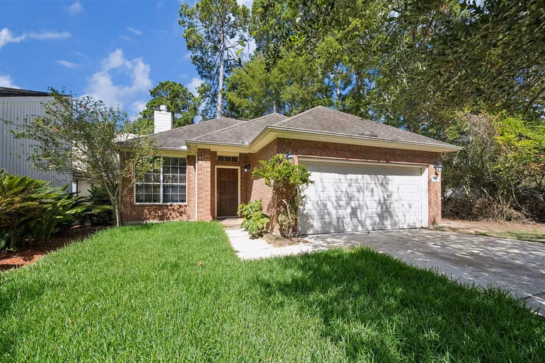 Photo 2 of 2847 Whitman Drive, Montgomery, TX