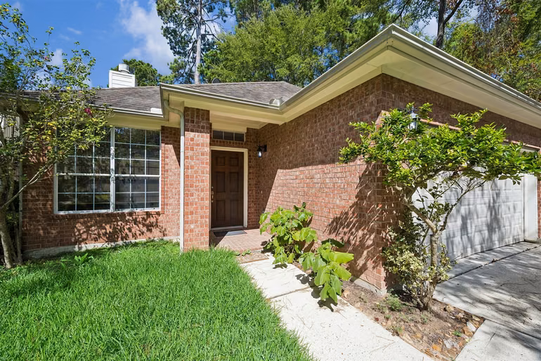 Photo 3 of 2847 Whitman Drive, Montgomery, TX