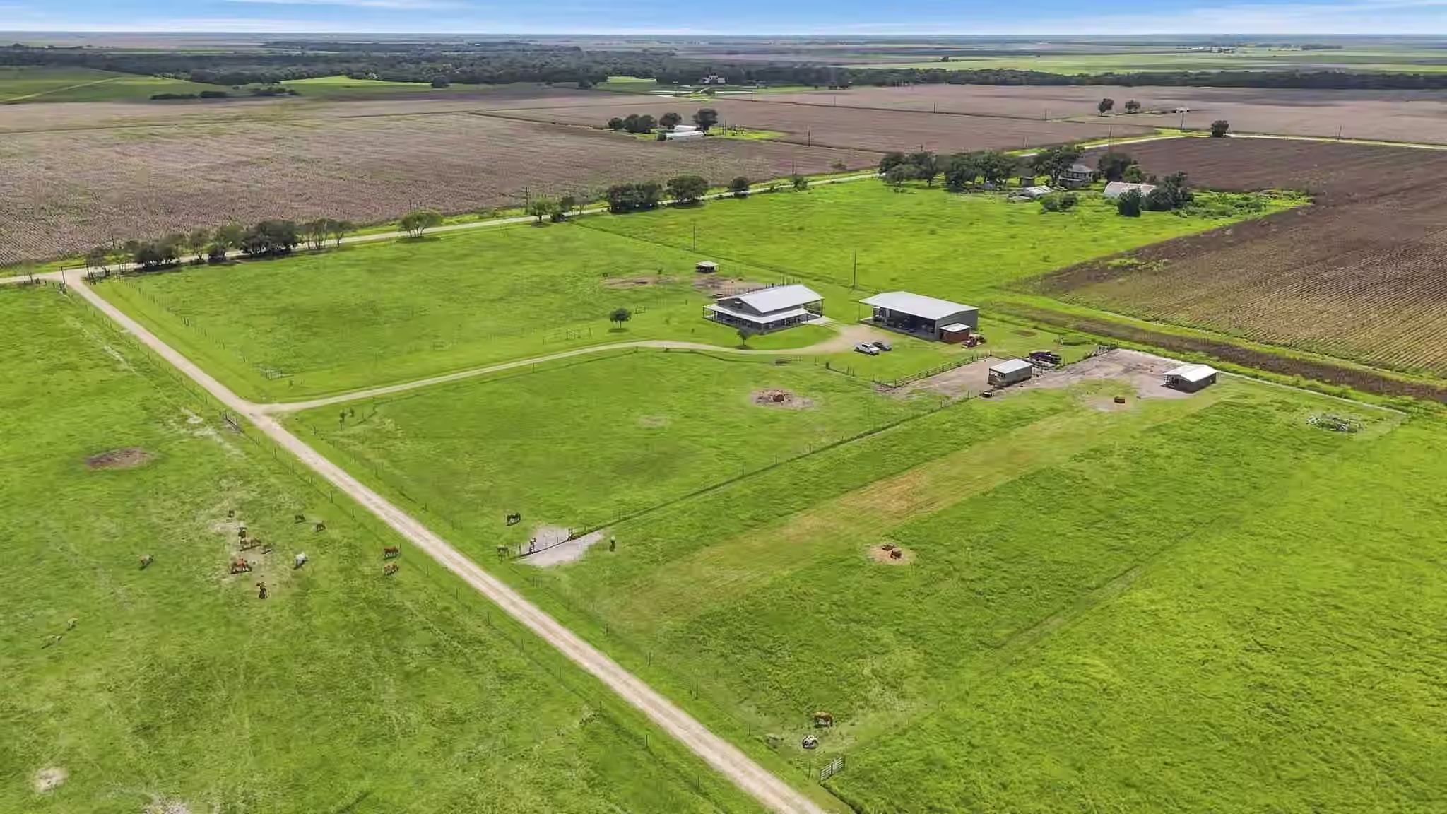 Photo 2 of 1604 County Road 370, El Campo, TX
