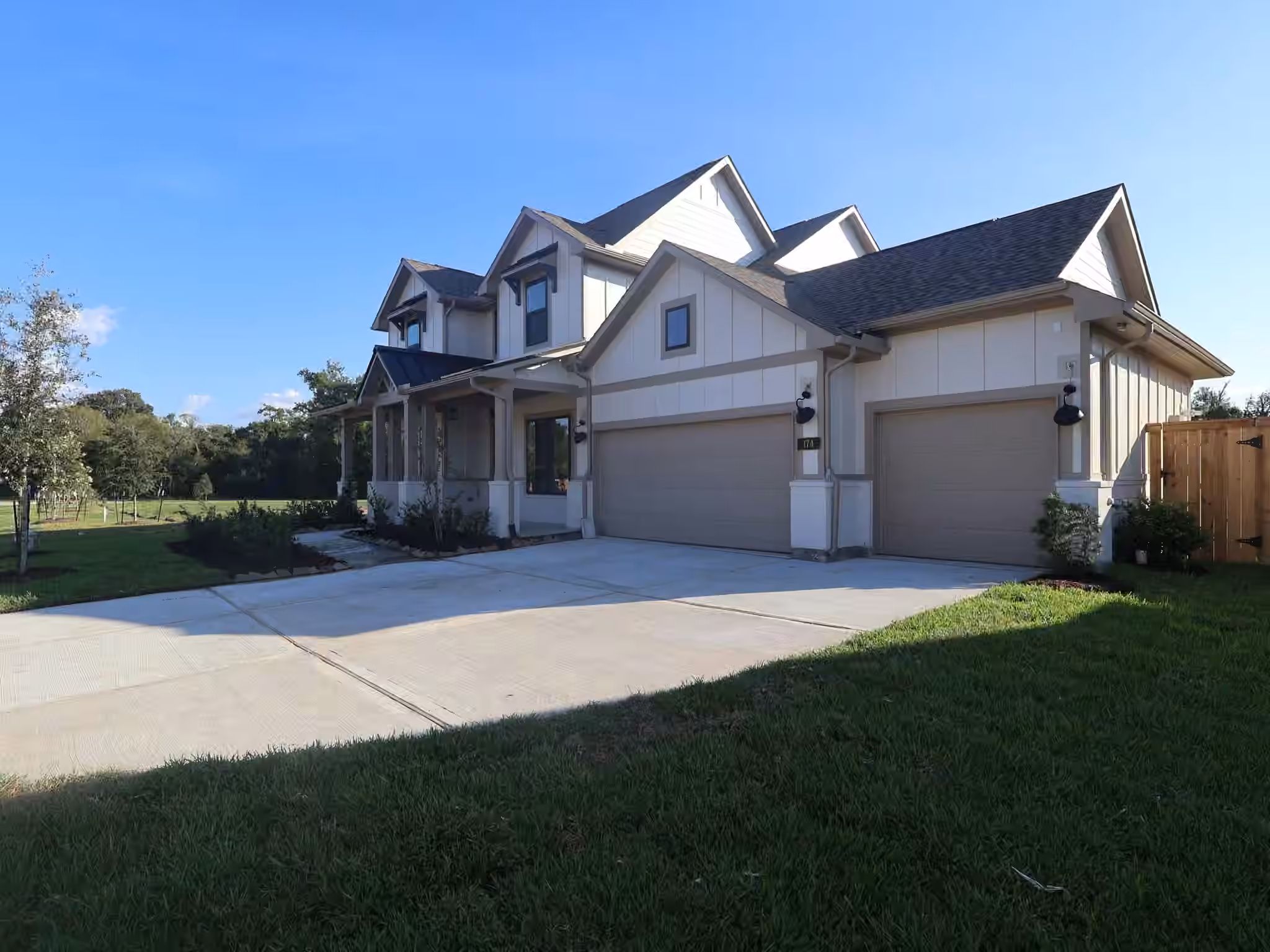 Photo 2 of 174 Pomelo Drive, Montgomery, TX