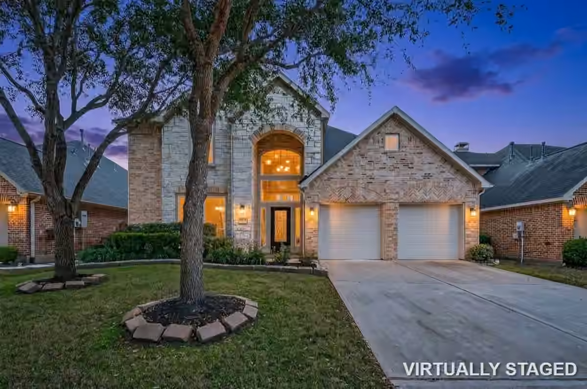 Photo 2 of 4423 Parkwater Cove Court SE, Sugar Land, TX