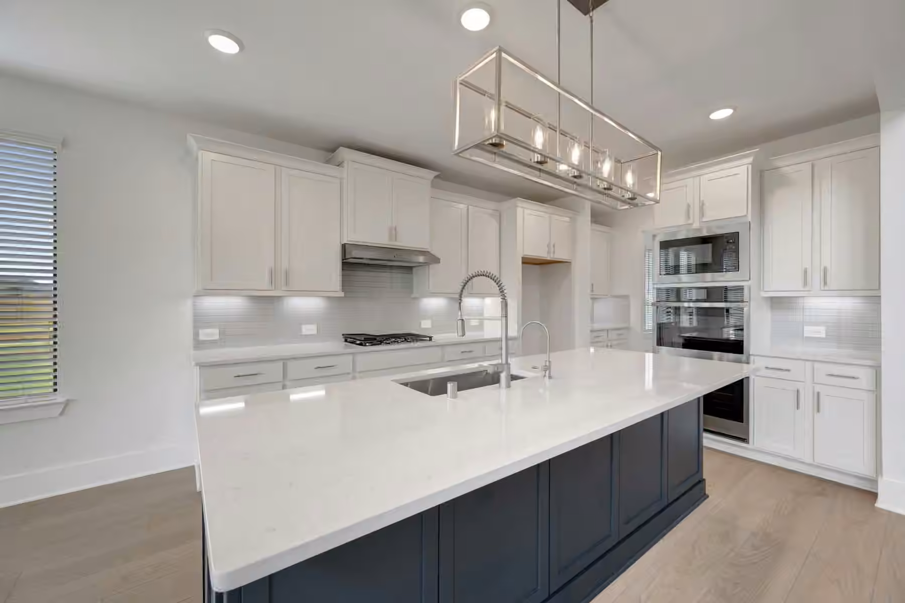 Photo 2 of 16624 Gaines Glen Lane, Montgomery, TX