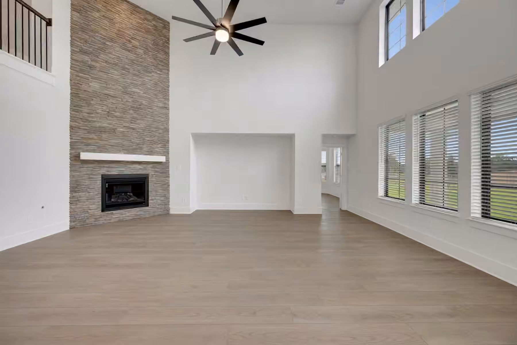 Photo 3 of 16624 Gaines Glen Lane, Montgomery, TX