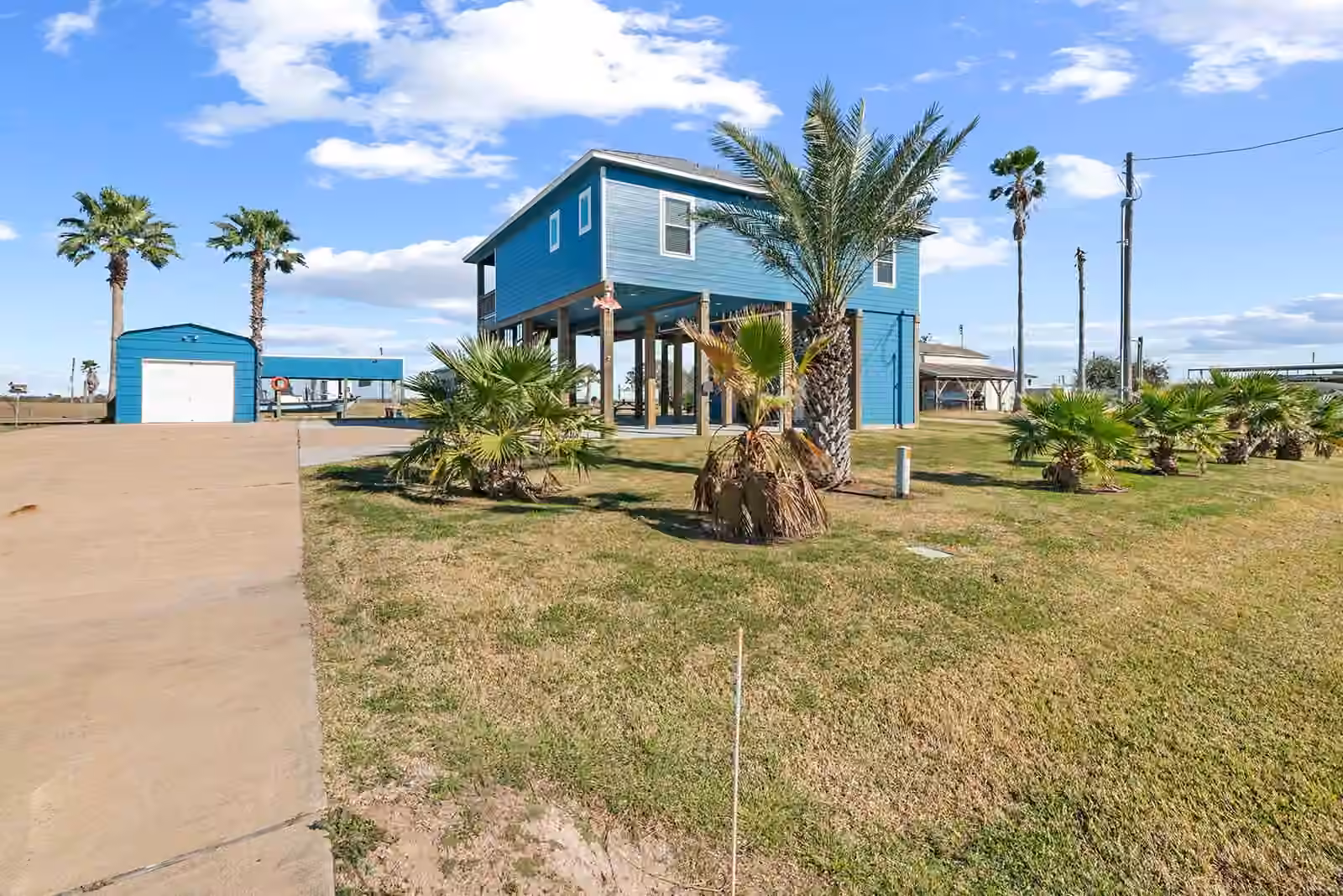 Photo of 1649 County Road 299, Sargent, TX 77414