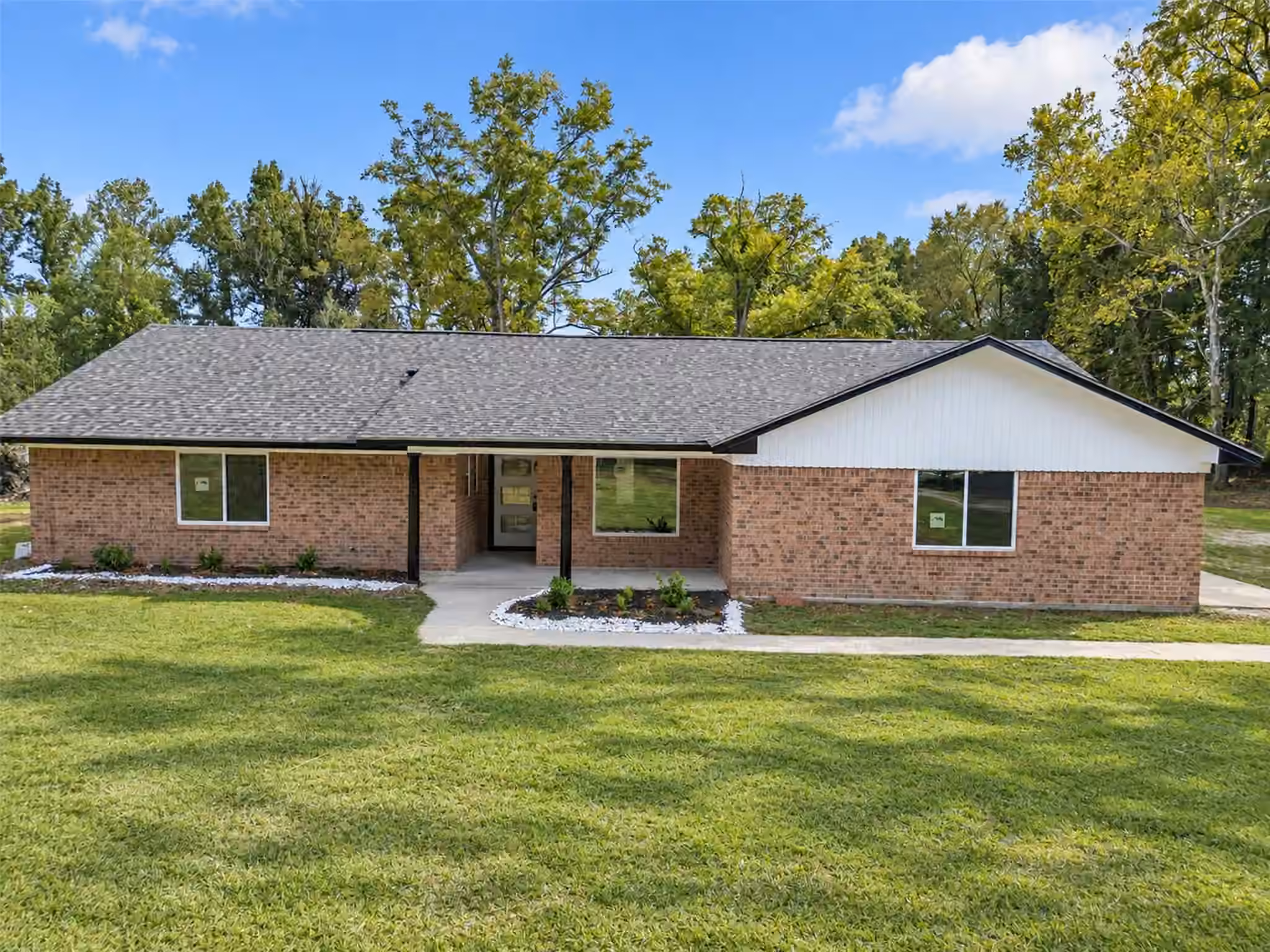 Photo 2 of 86 County Road 319, Cleveland, TX 77327