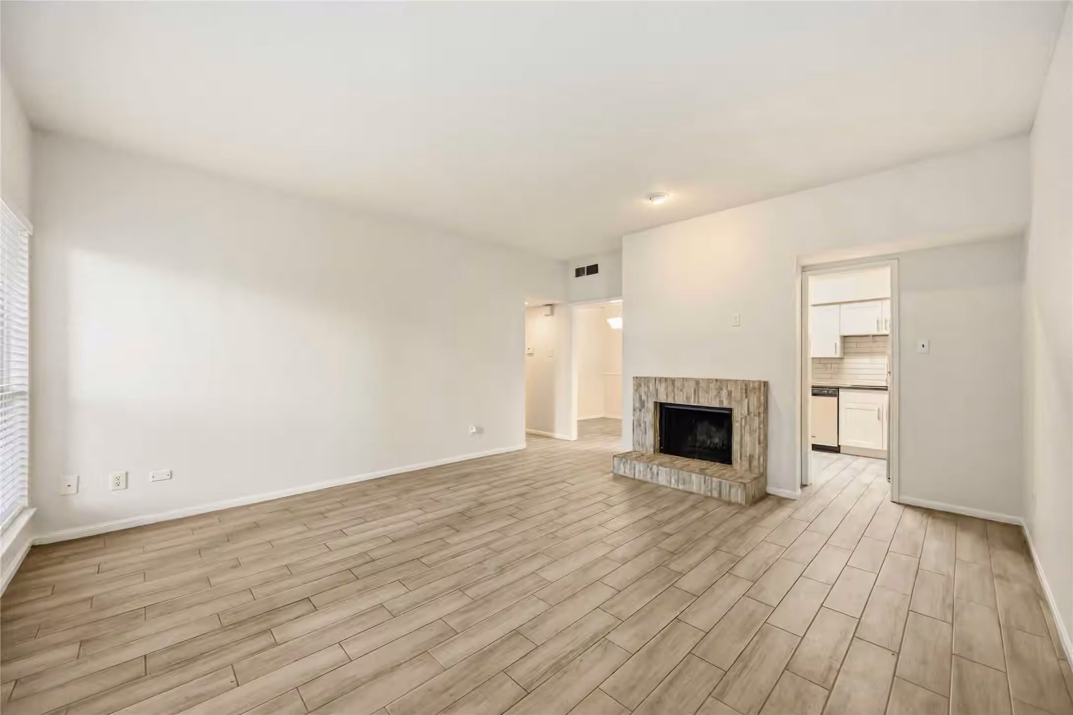 Photo 2 of 2100 Tanglewilde Street 531, Houston, TX