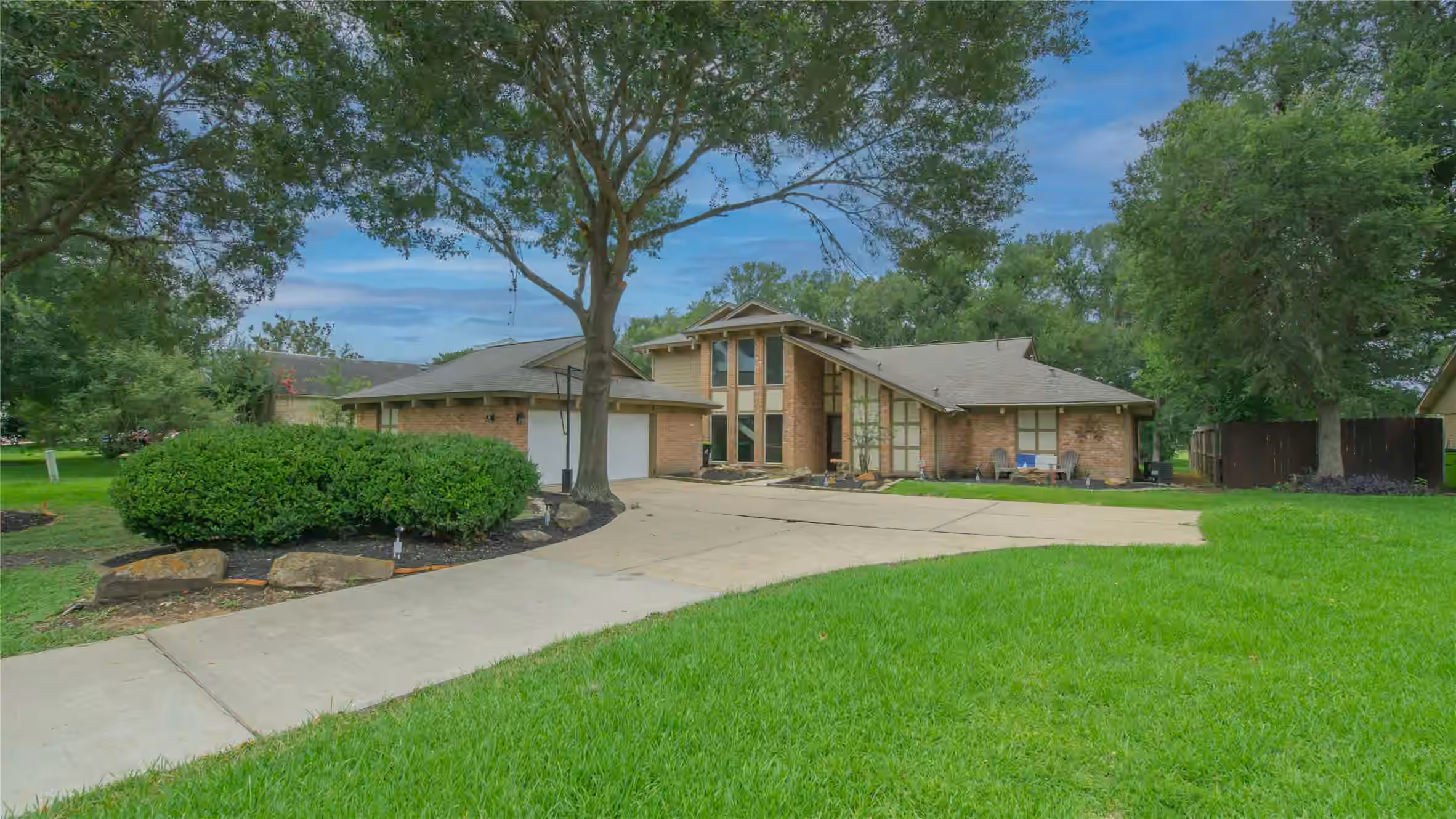 Photo 2 of 3406 Deerwood Lane, Missouri City, TX