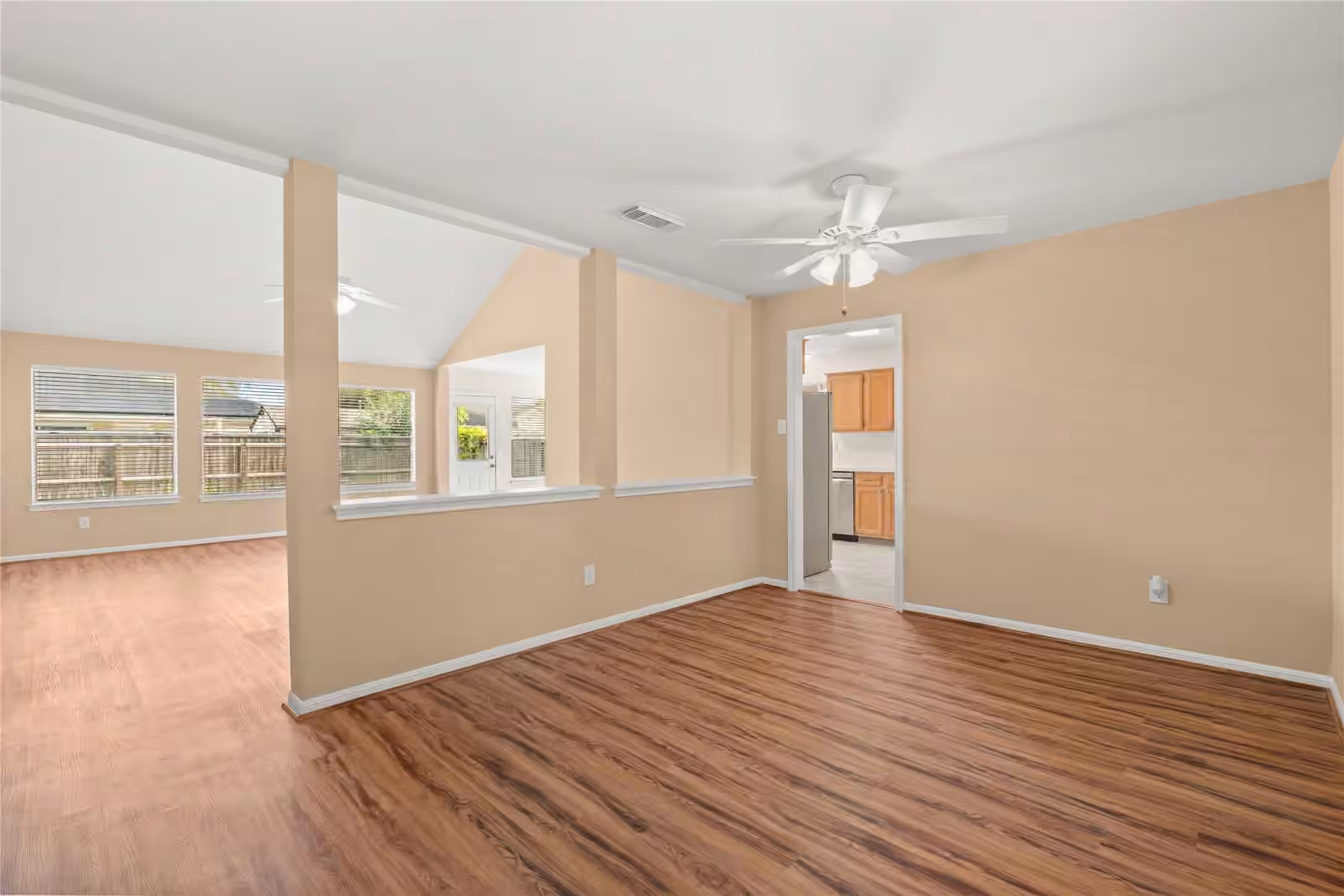 Photo 3 of 11115 Kentington Oak Drive, Humble, TX