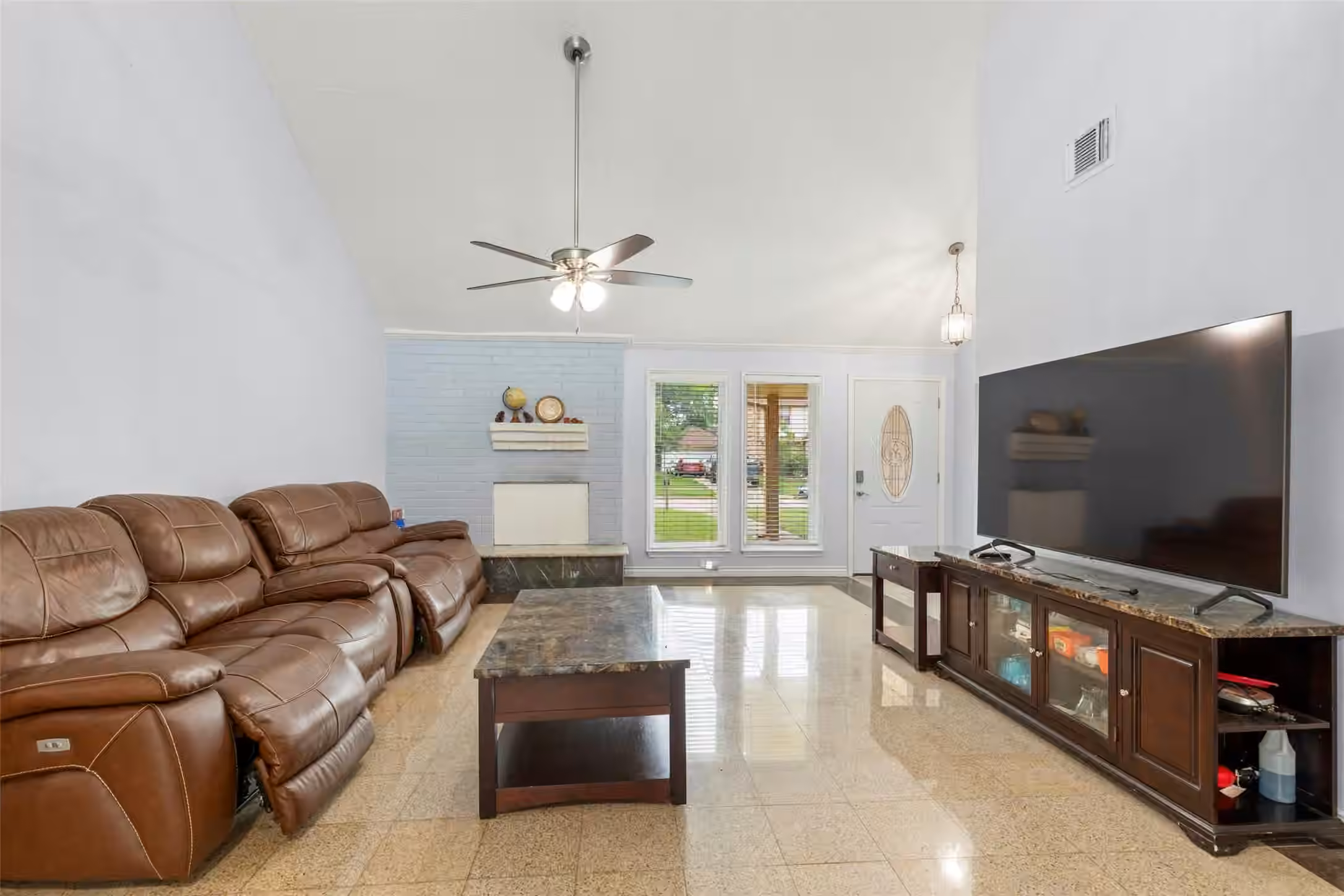 Photo 4 of 15119 Plaza Libre Drive, Houston, TX