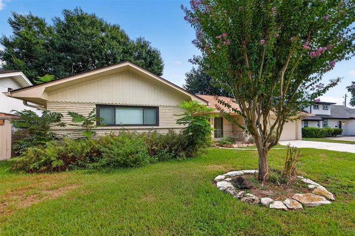 Photo of 5411 Spellman Road, Houston, TX 77096