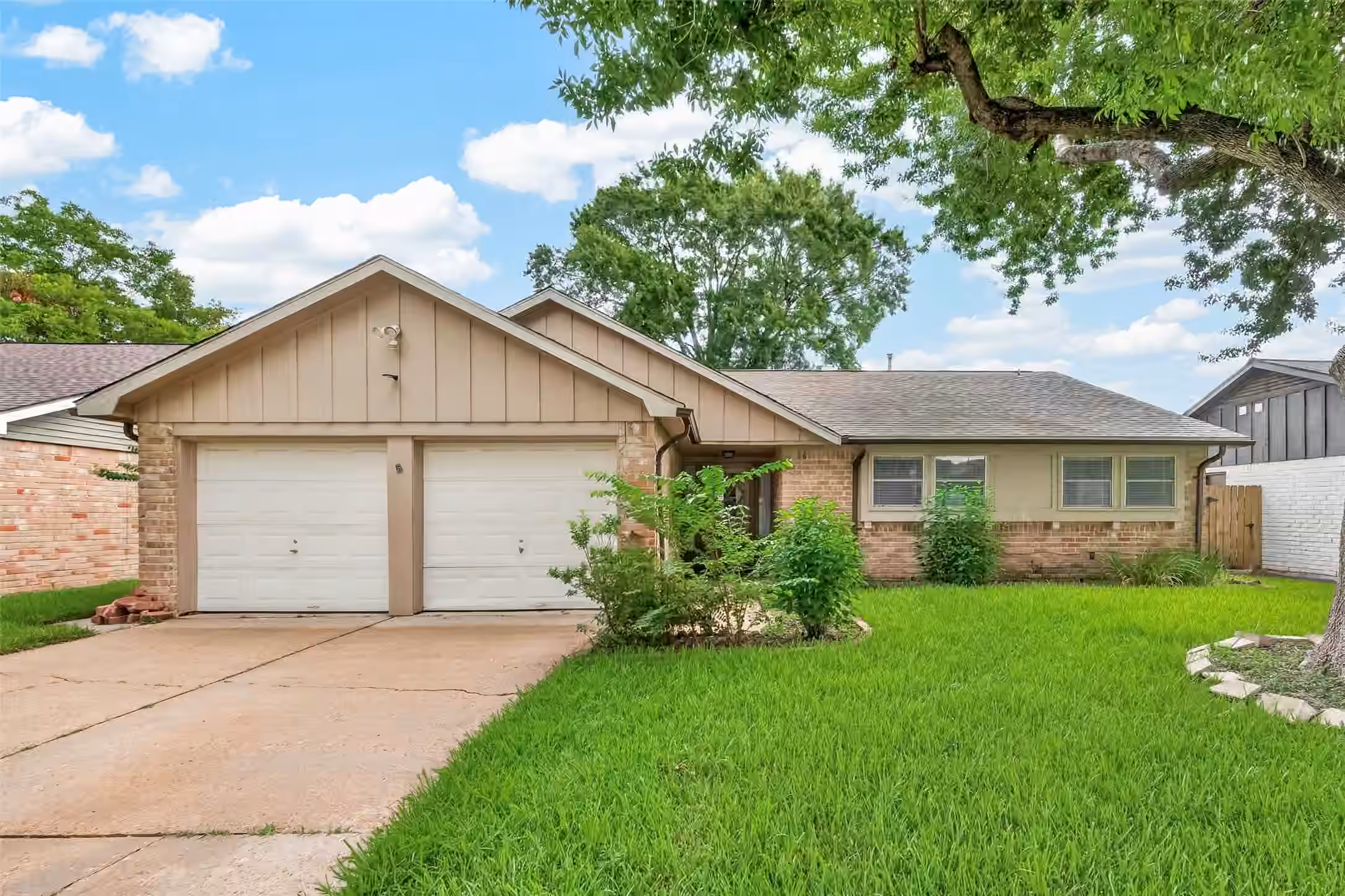 Photo 2 of 13511 Brook Hollow Drive, Sugar Land, TX