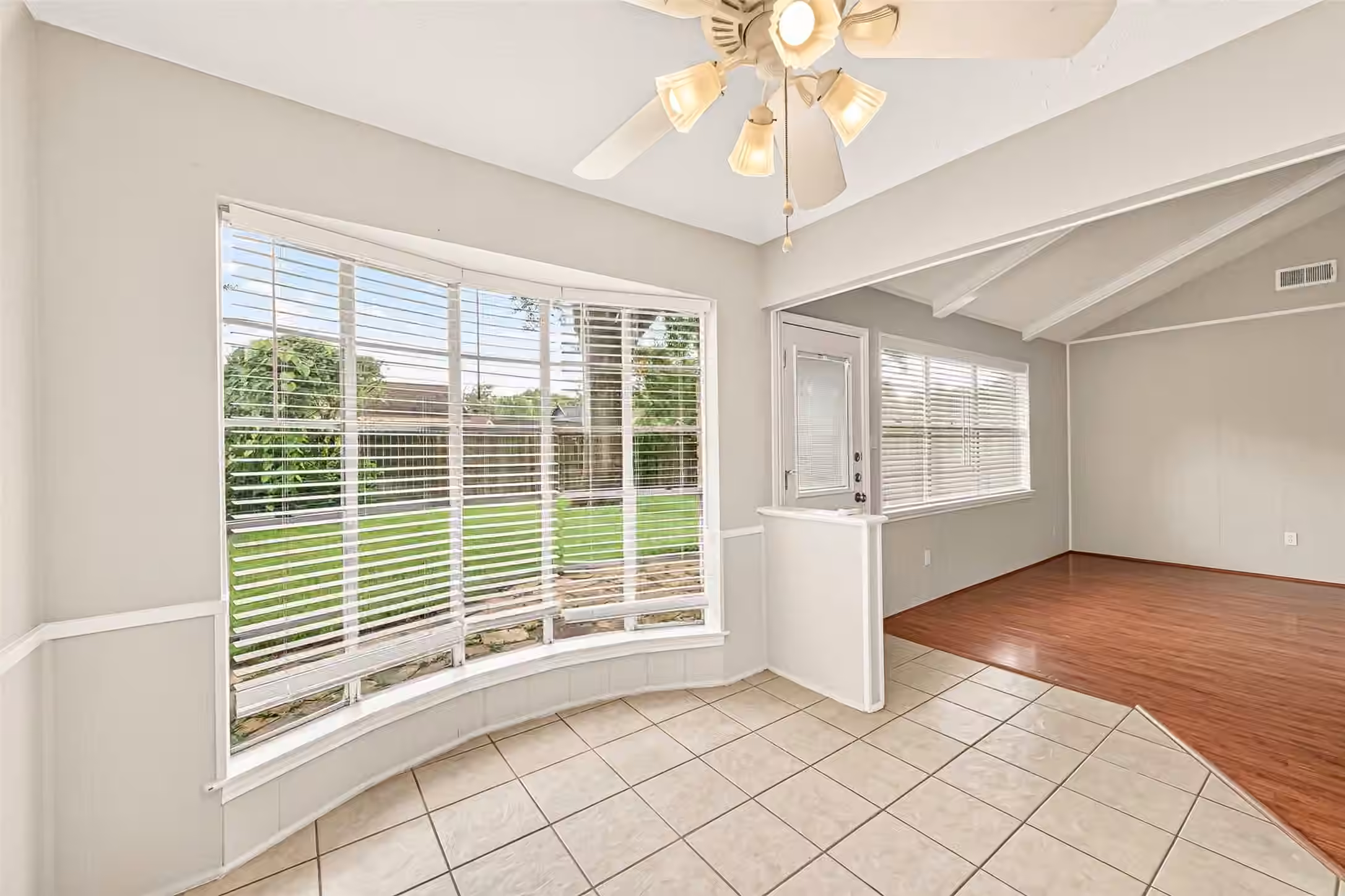 Photo 7 of 13511 Brook Hollow Drive, Sugar Land, TX