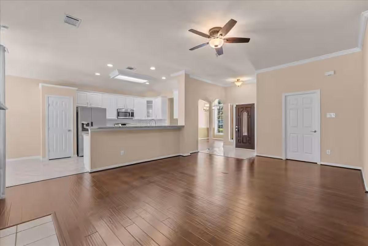 Photo 4 of 8103 Sports Haven Drive, Humble, TX