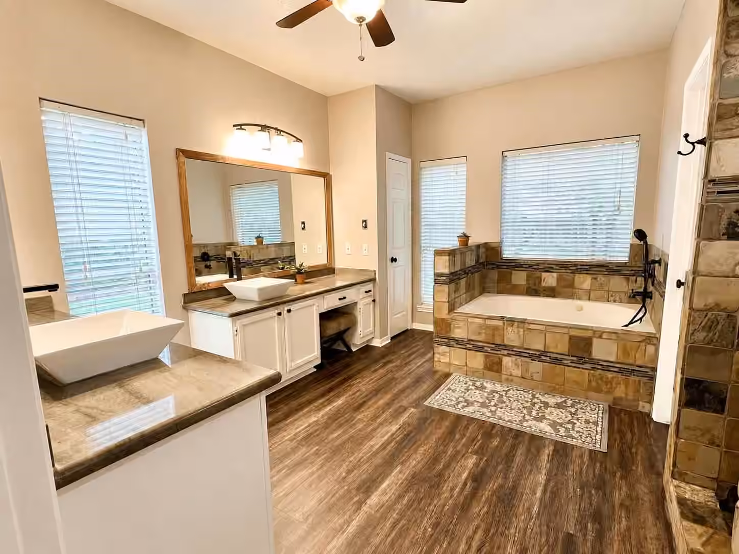 Photo 6 of 10923 Hickory Tree Court, Houston, TX
